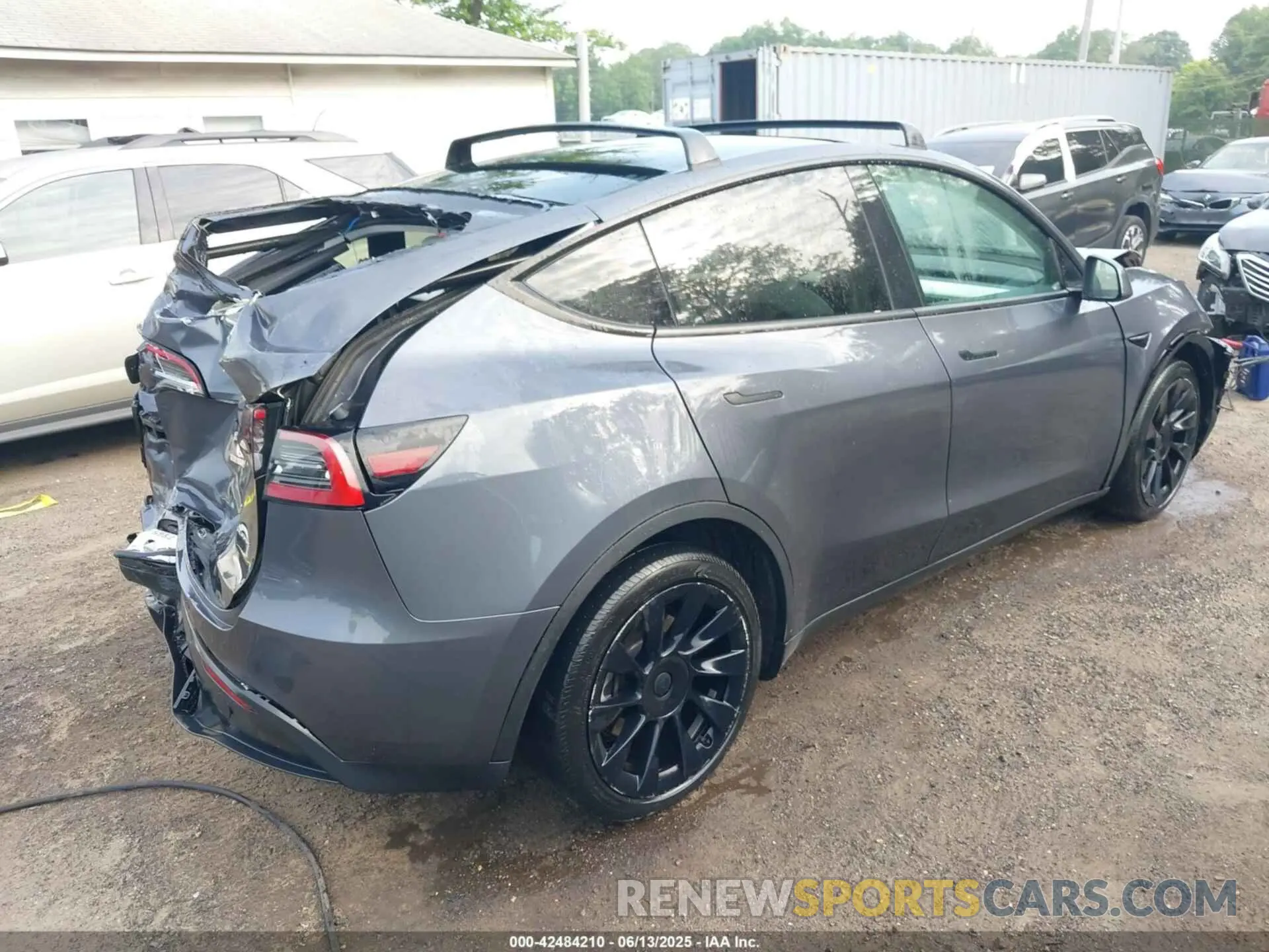 4 Фотография поврежденного автомобиля 7SAYGDEE3PF631527 TESLA MODEL Y 2023