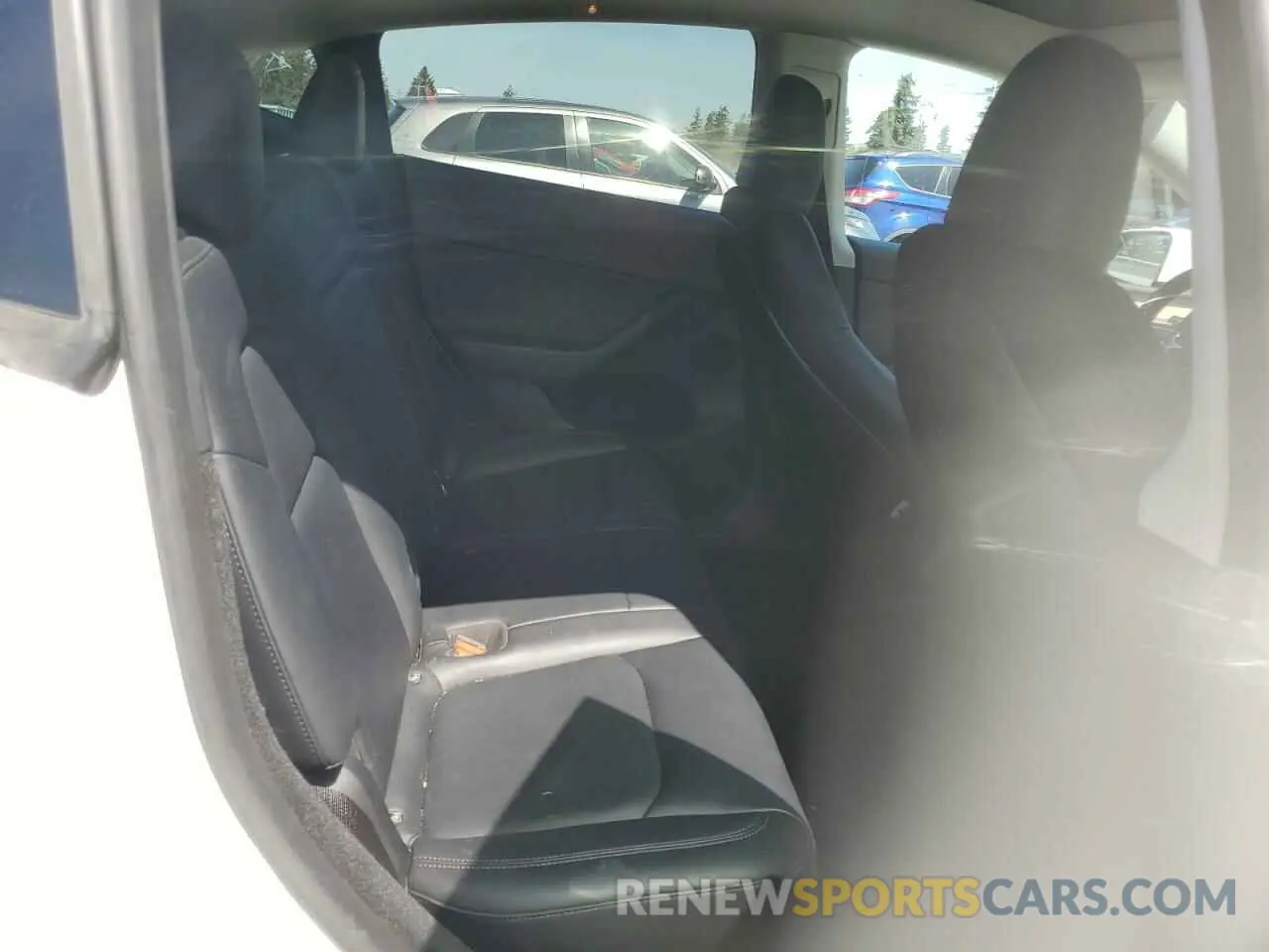 10 Photograph of a damaged car 7SAYGDEE3PF751019 TESLA MODEL Y 2023