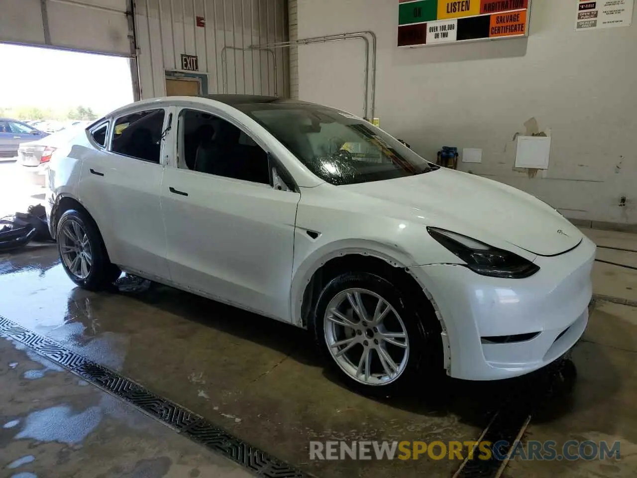4 Photograph of a damaged car 7SAYGDEE3PF799376 TESLA MODEL Y 2023