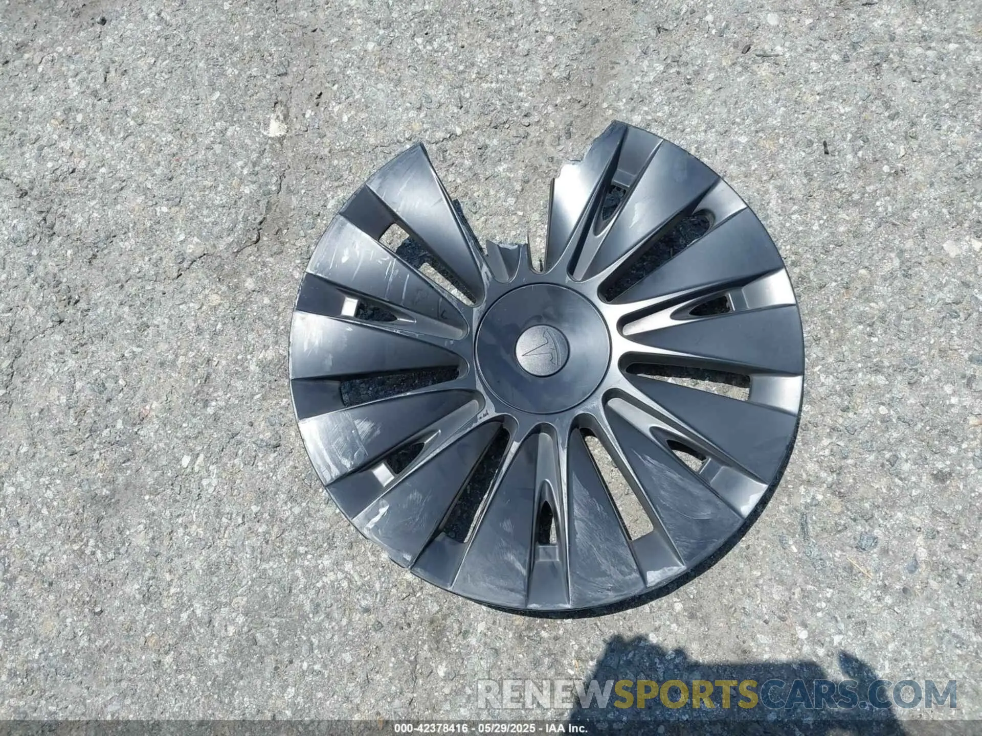12 Photograph of a damaged car 7SAYGDEE3PF806715 TESLA MODEL Y 2023