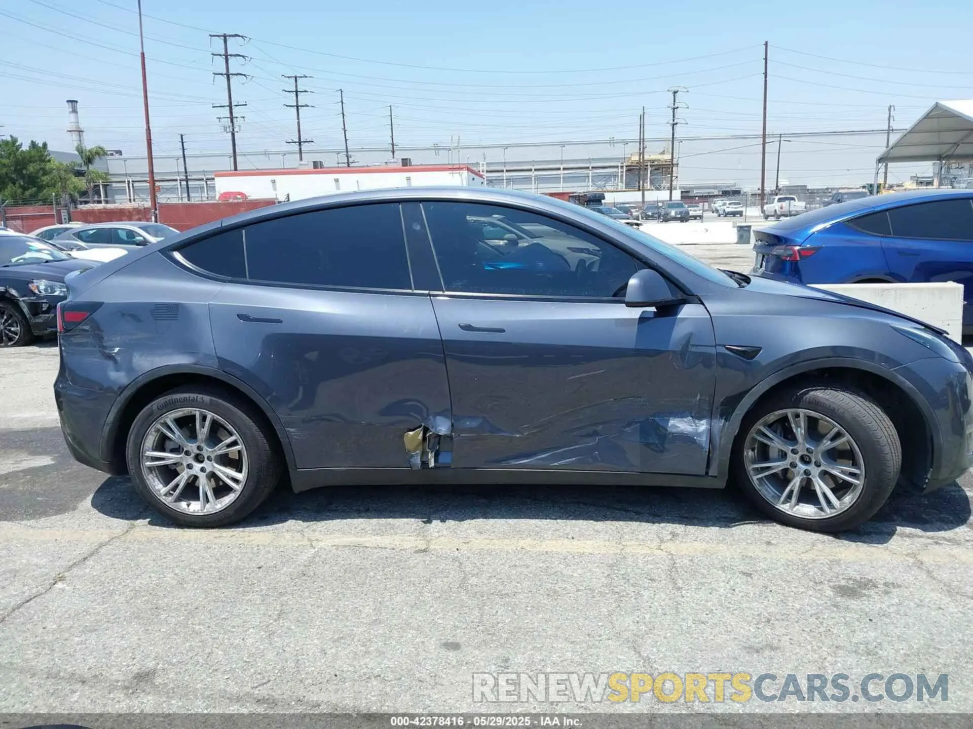 14 Photograph of a damaged car 7SAYGDEE3PF806715 TESLA MODEL Y 2023