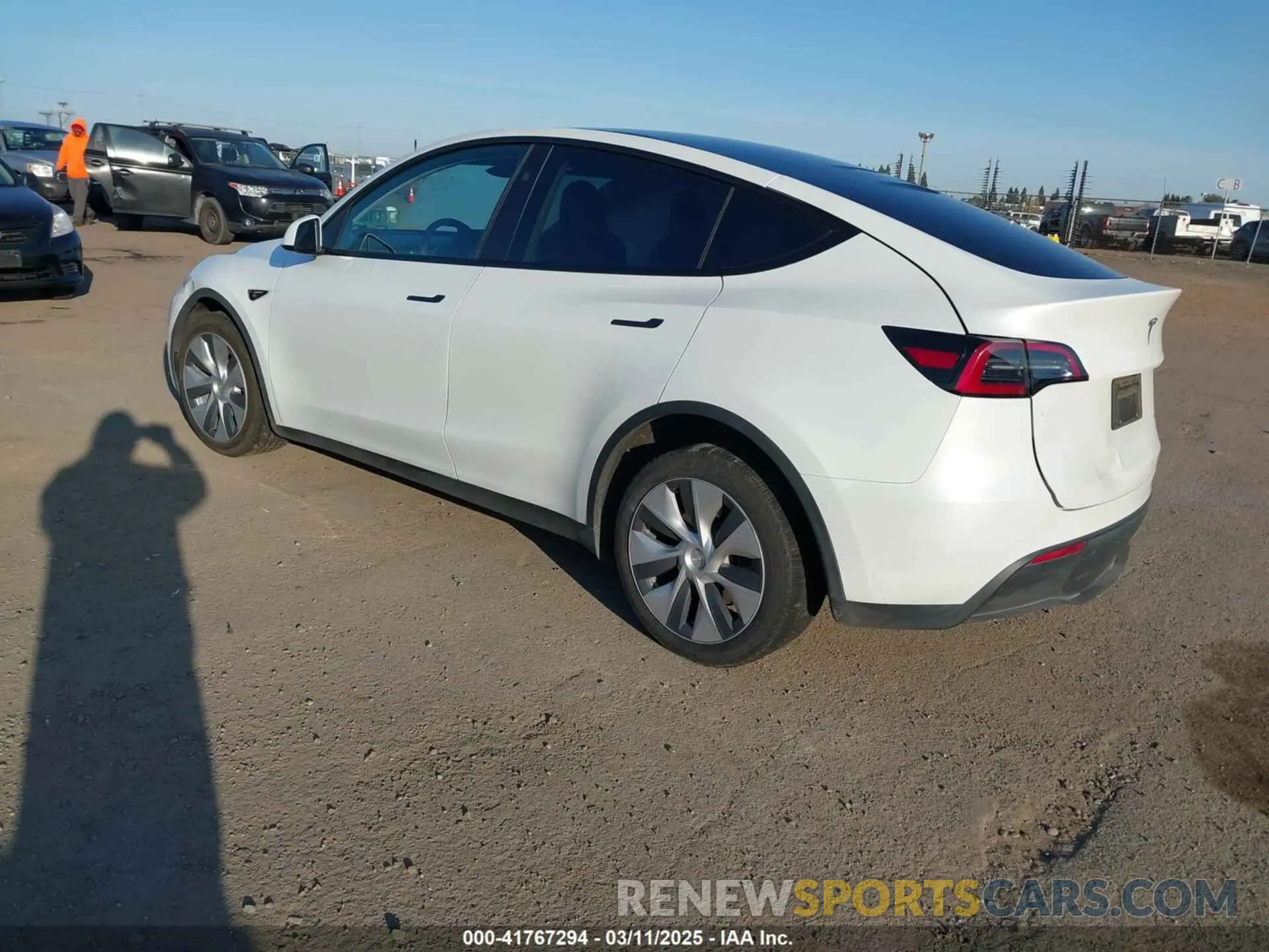 3 Photograph of a damaged car 7SAYGDEE3PF817097 TESLA MODEL Y 2023