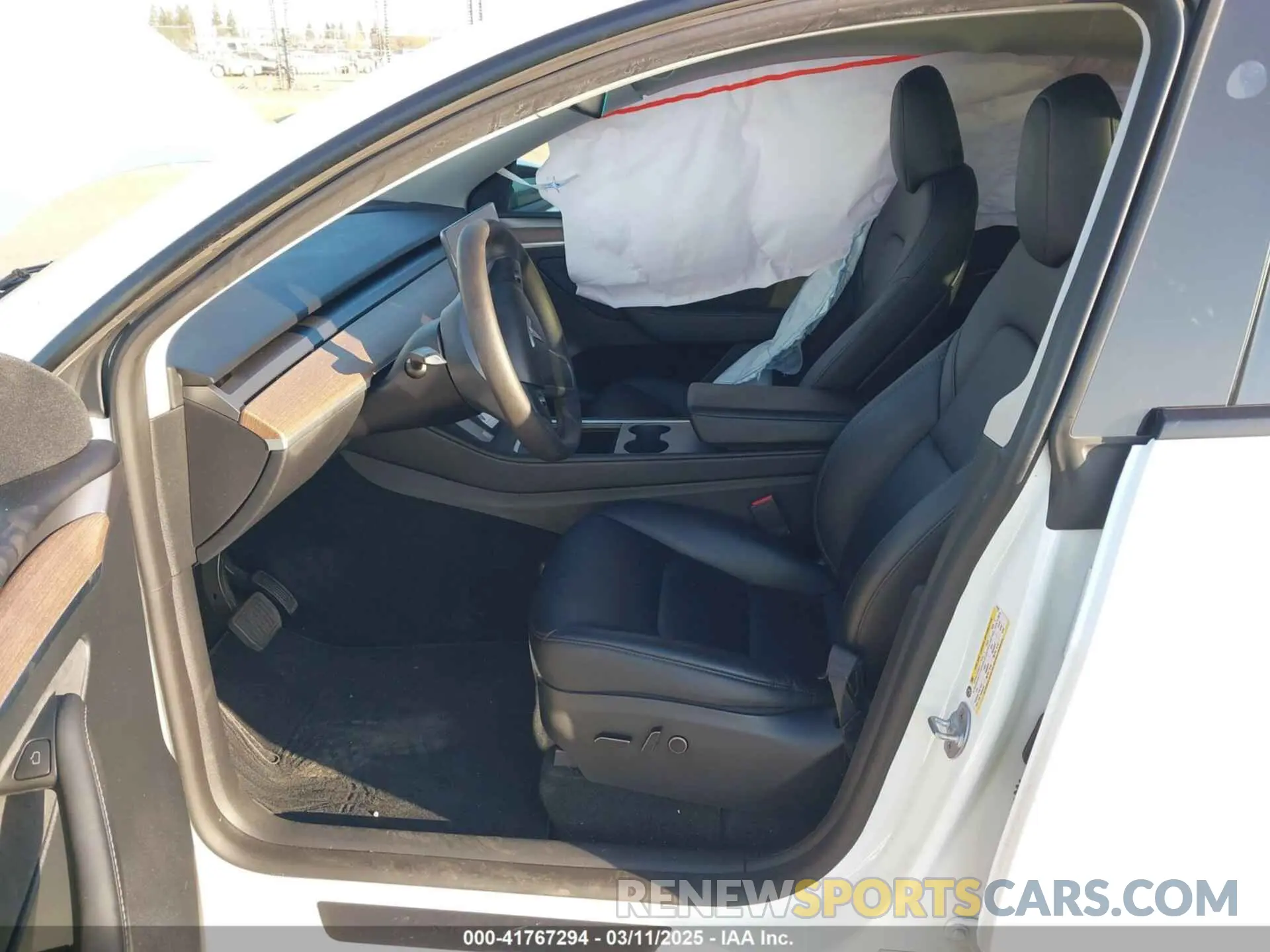 5 Photograph of a damaged car 7SAYGDEE3PF817097 TESLA MODEL Y 2023