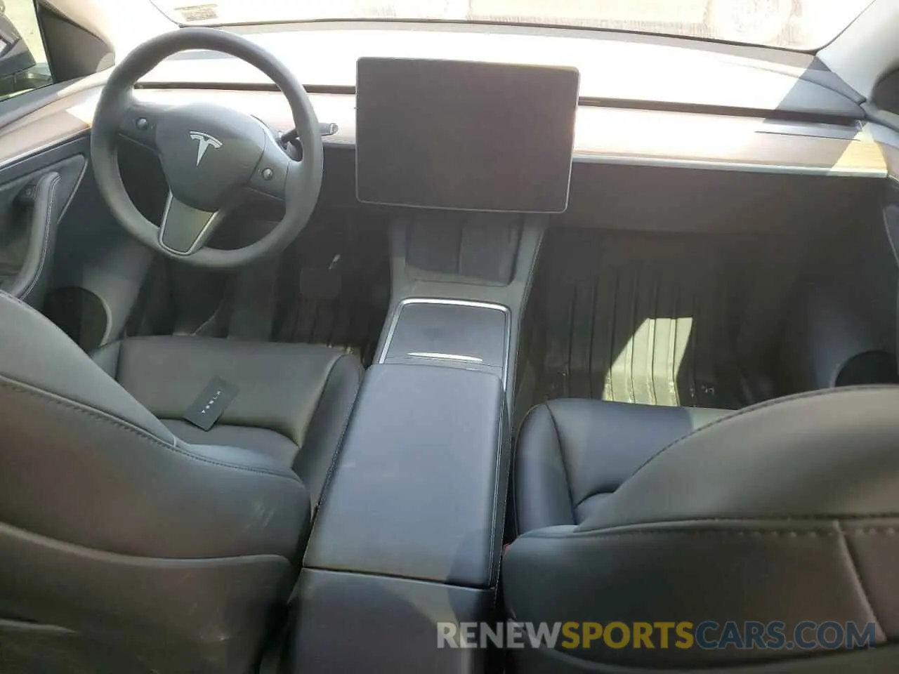8 Photograph of a damaged car 7SAYGDEE3PF830156 TESLA MODEL Y 2023