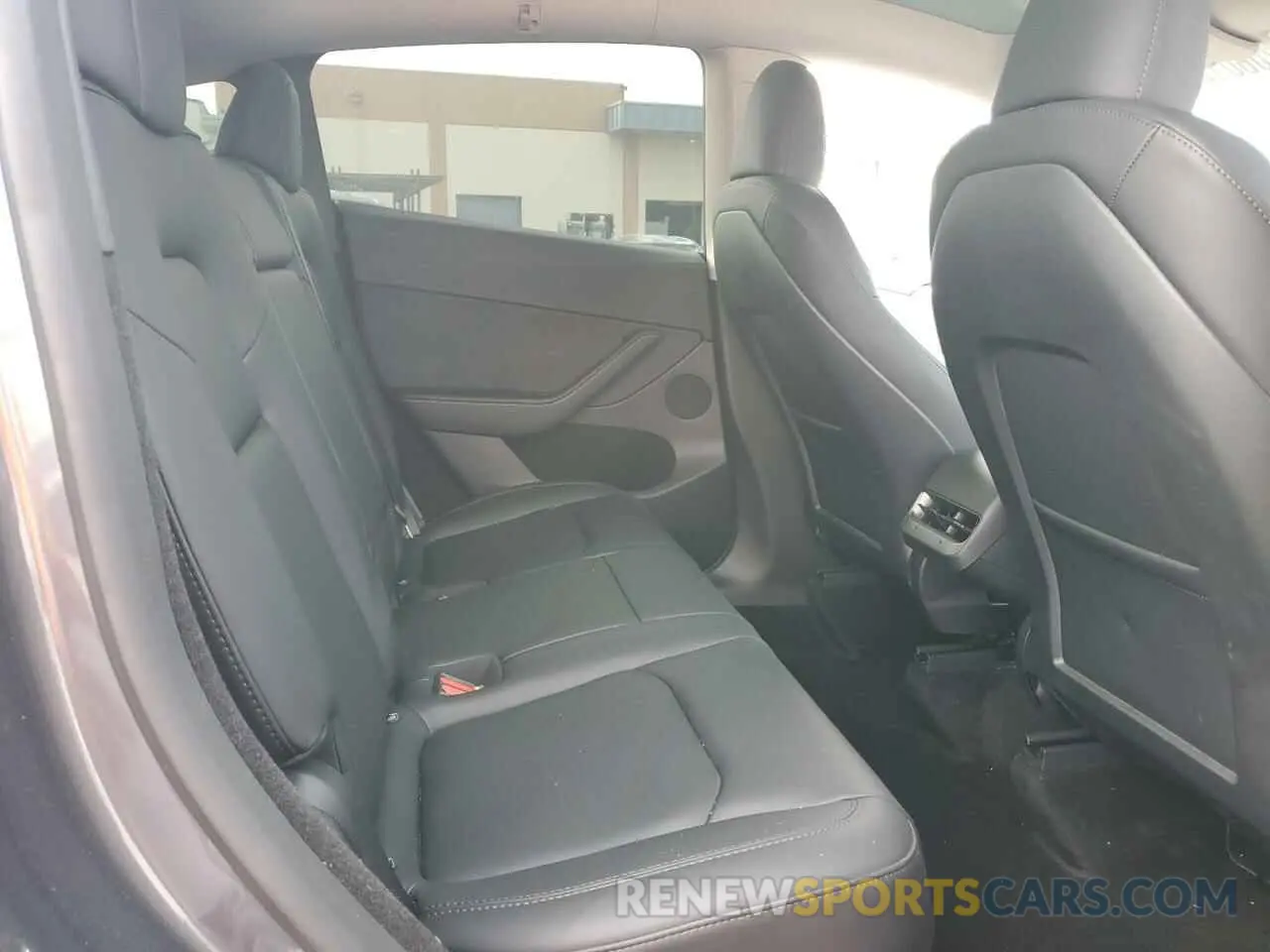 10 Photograph of a damaged car 7SAYGDEE3PF832005 TESLA MODEL Y 2023