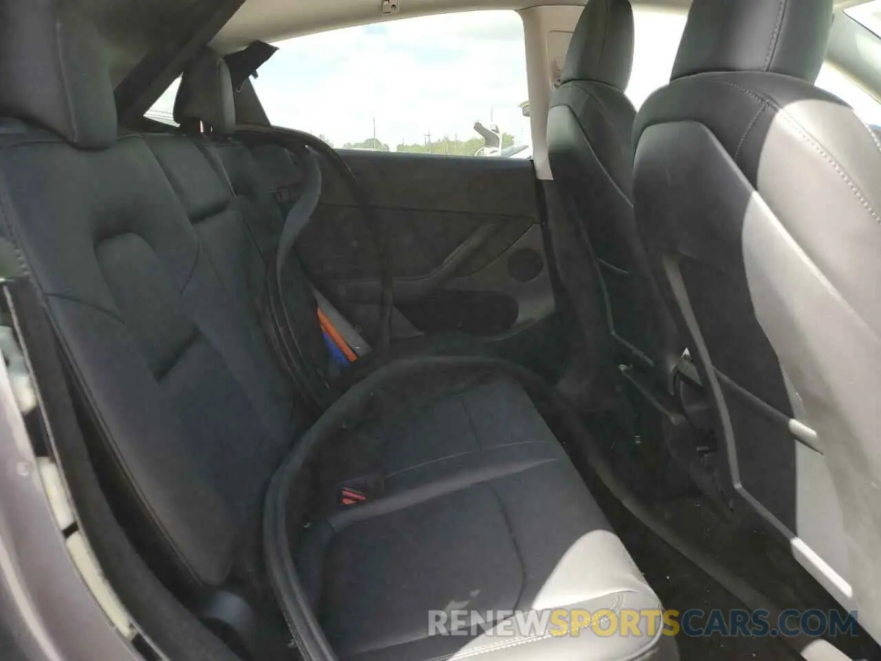 10 Photograph of a damaged car 7SAYGDEE3PF865697 TESLA MODEL Y 2023