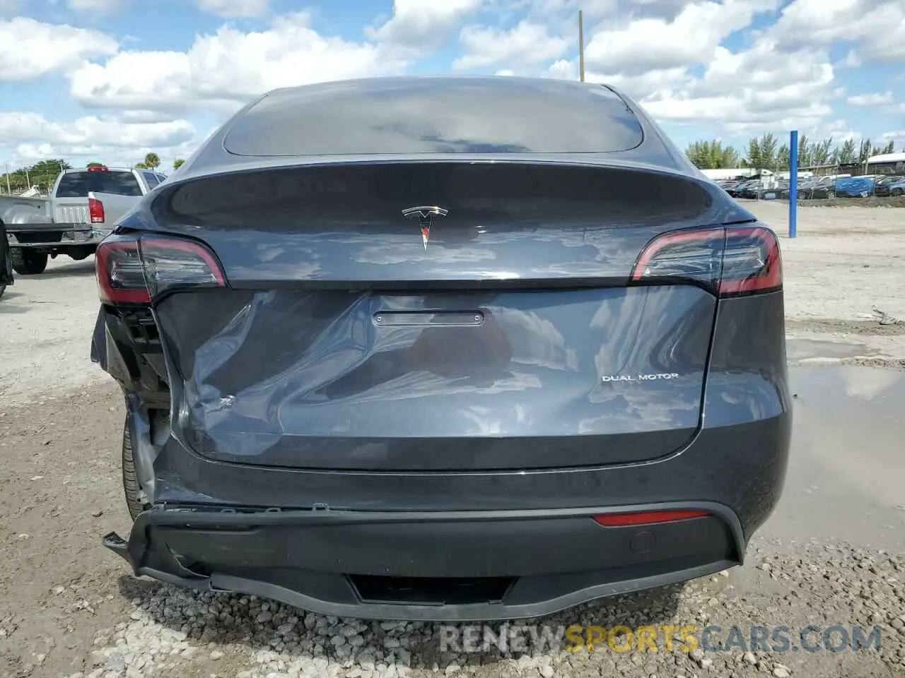 6 Photograph of a damaged car 7SAYGDEE3PF865697 TESLA MODEL Y 2023