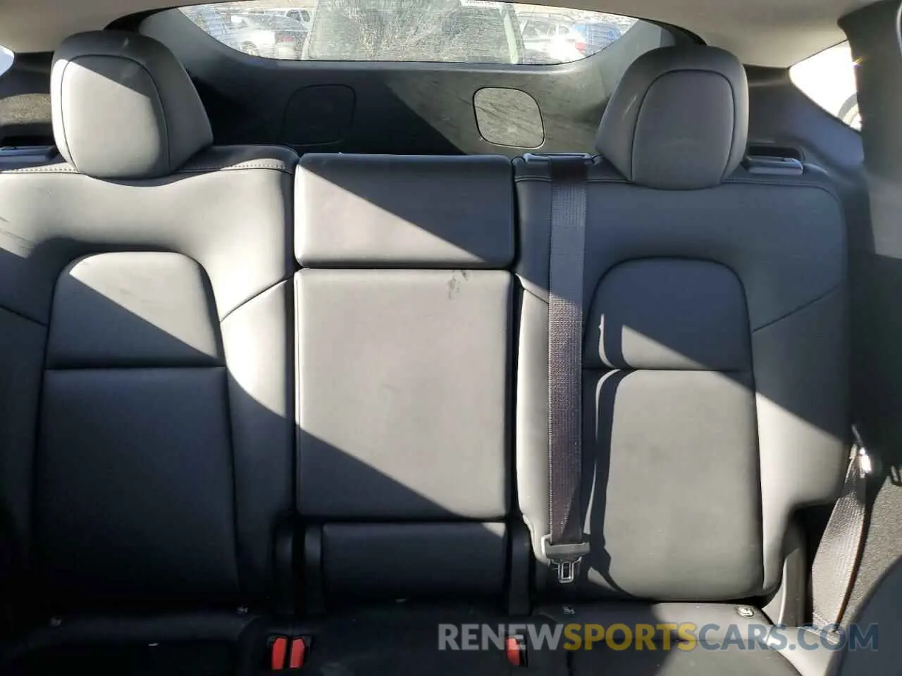 10 Photograph of a damaged car 7SAYGDEE3PF877073 TESLA MODEL Y 2023