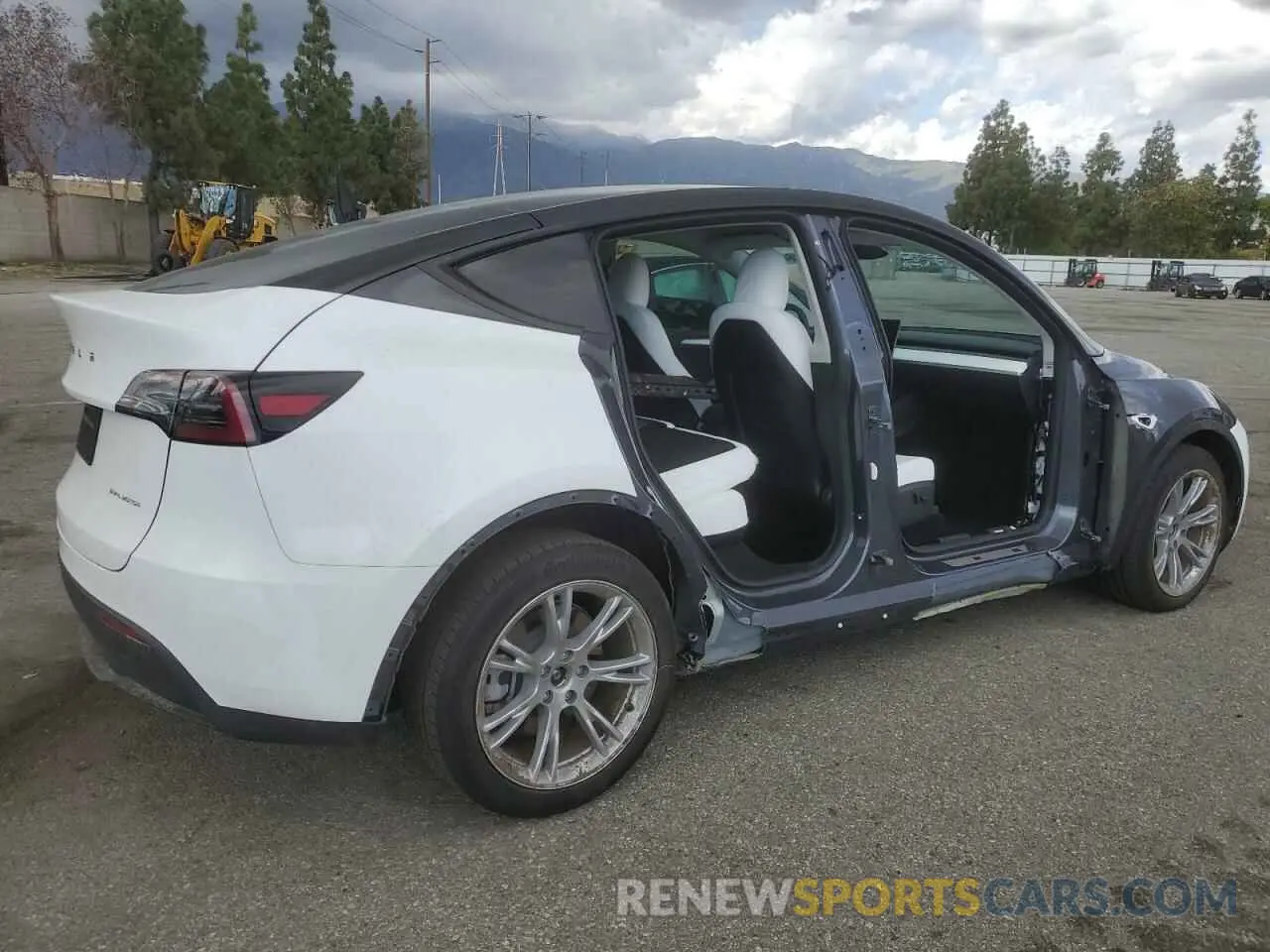 3 Фотография поврежденного автомобиля 7SAYGDEE3PF916132 TESLA MODEL Y 2023