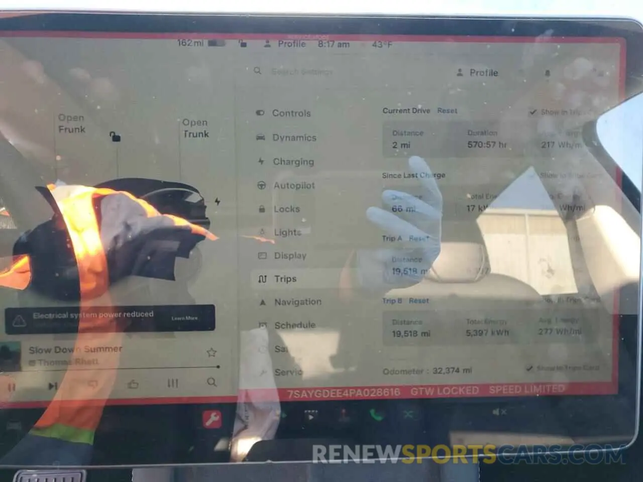9 Photograph of a damaged car 7SAYGDEE4PA028616 TESLA MODEL Y 2023
