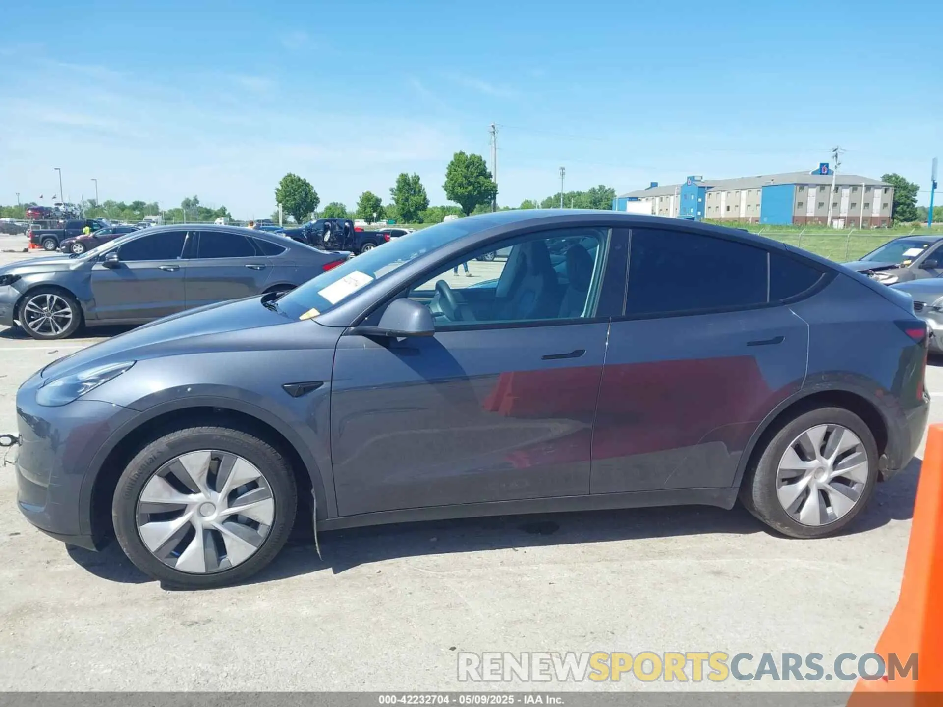 15 Photograph of a damaged car 7SAYGDEE4PA037218 TESLA MODEL Y 2023
