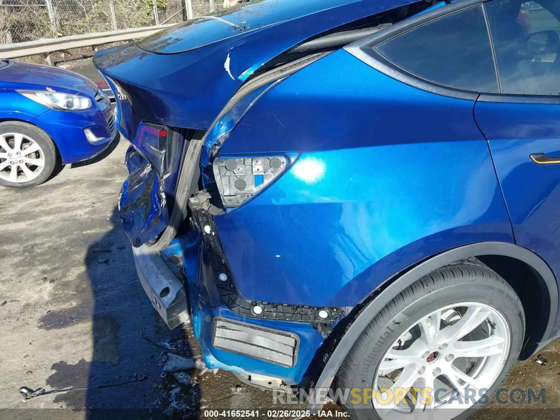 20 Фотография поврежденного автомобиля 7SAYGDEE4PA042757 TESLA MODEL Y 2023