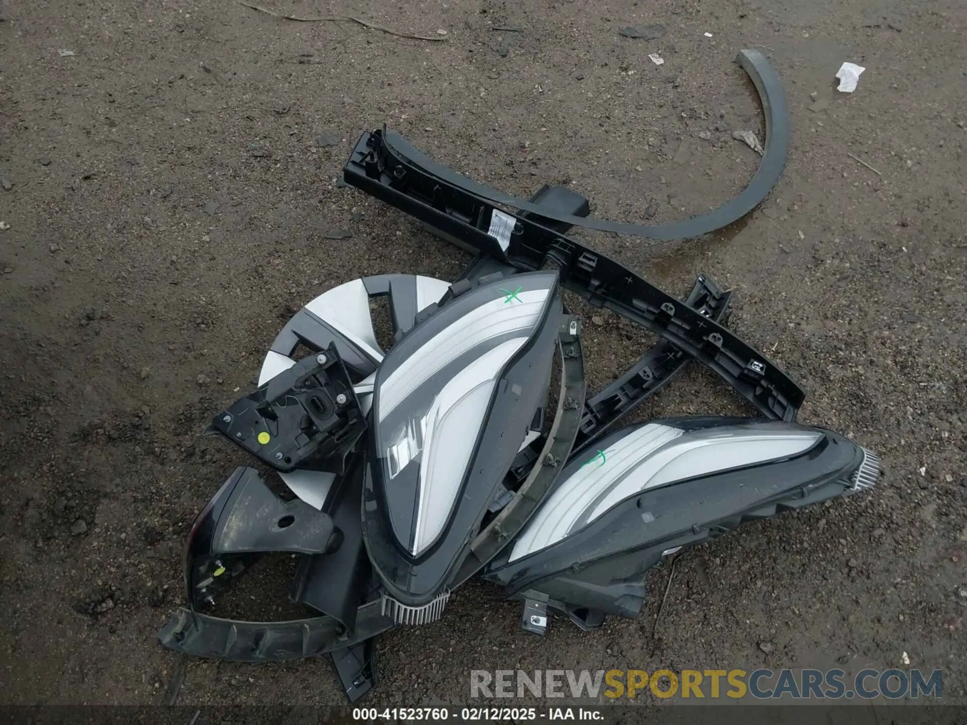 11 Photograph of a damaged car 7SAYGDEE4PA064743 TESLA MODEL Y 2023