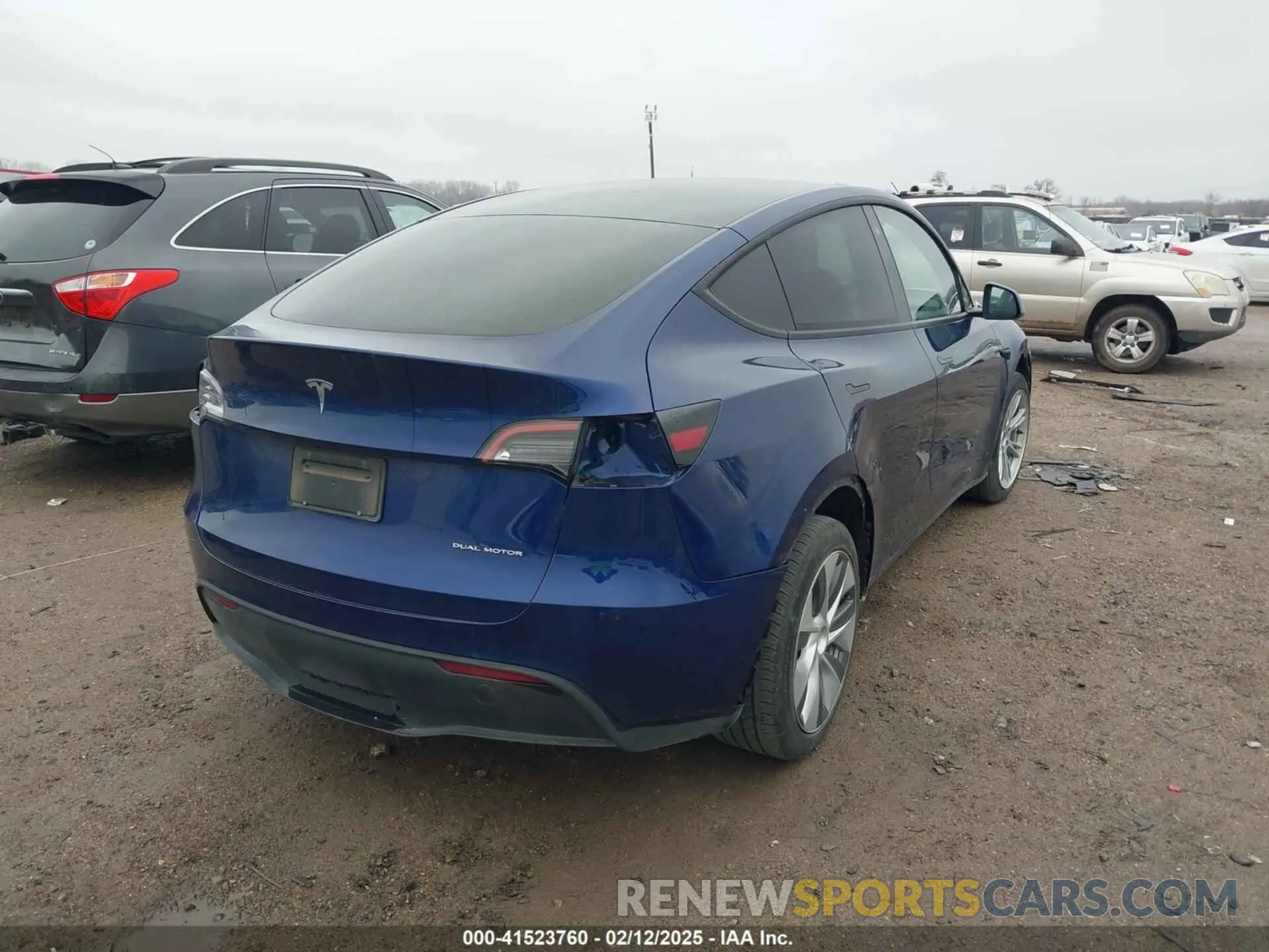 4 Photograph of a damaged car 7SAYGDEE4PA064743 TESLA MODEL Y 2023