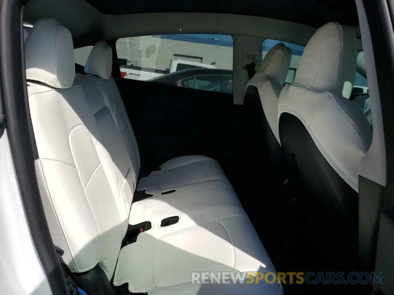 10 Photograph of a damaged car 7SAYGDEE4PA070770 TESLA MODEL Y 2023