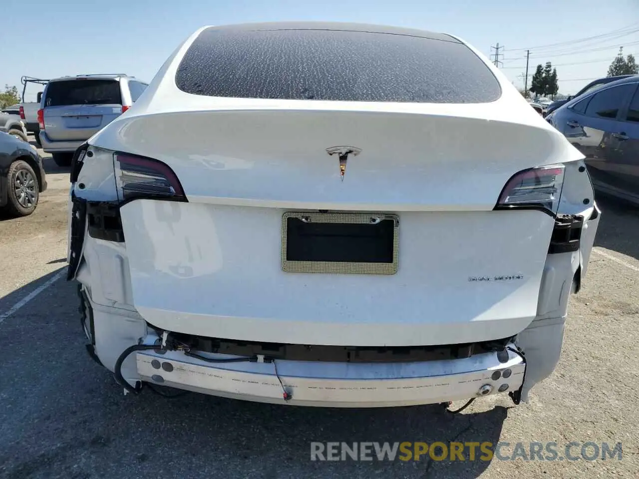 6 Photograph of a damaged car 7SAYGDEE4PA070770 TESLA MODEL Y 2023