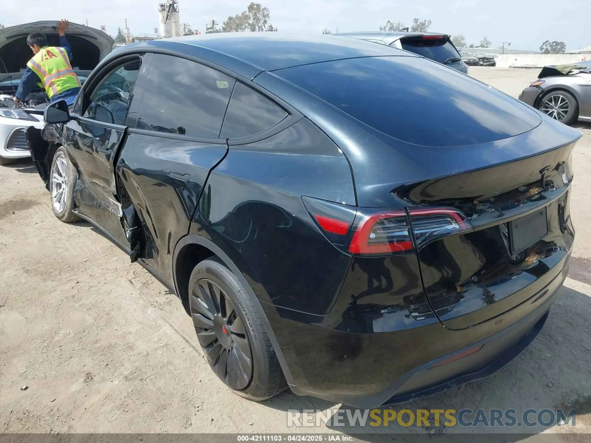 3 Фотография поврежденного автомобиля 7SAYGDEE4PA073166 TESLA MODEL Y 2023