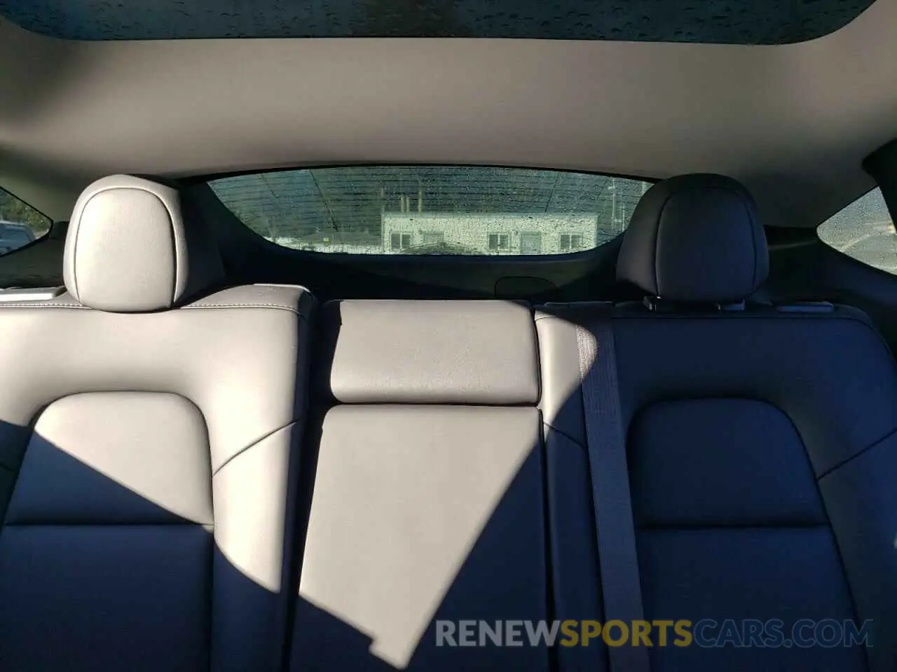 10 Photograph of a damaged car 7SAYGDEE4PA125640 TESLA MODEL Y 2023