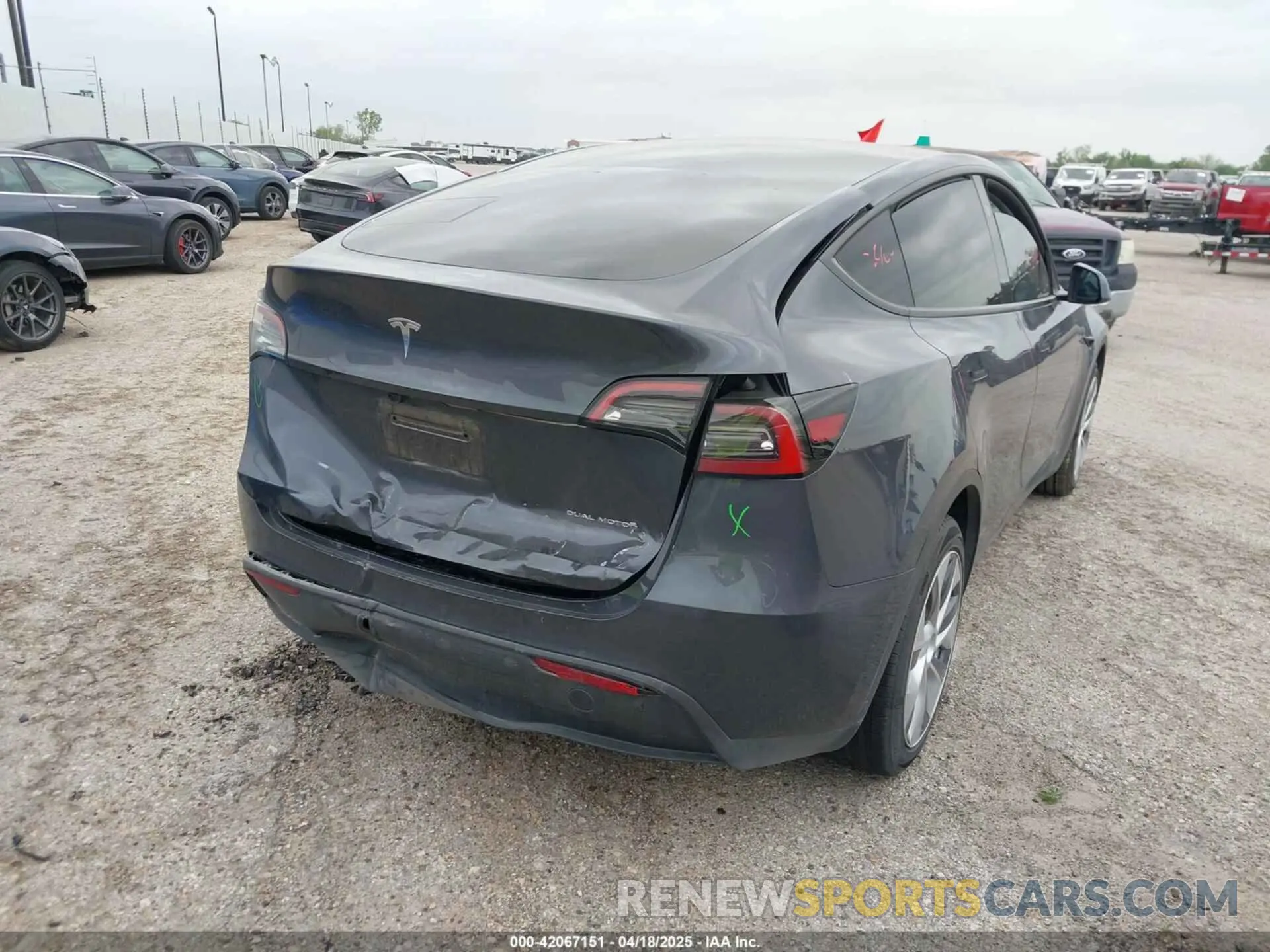 4 Фотография поврежденного автомобиля 7SAYGDEE4PA147444 TESLA MODEL Y 2023