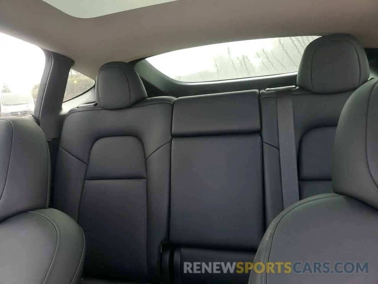 10 Photograph of a damaged car 7SAYGDEE4PA163076 TESLA MODEL Y 2023