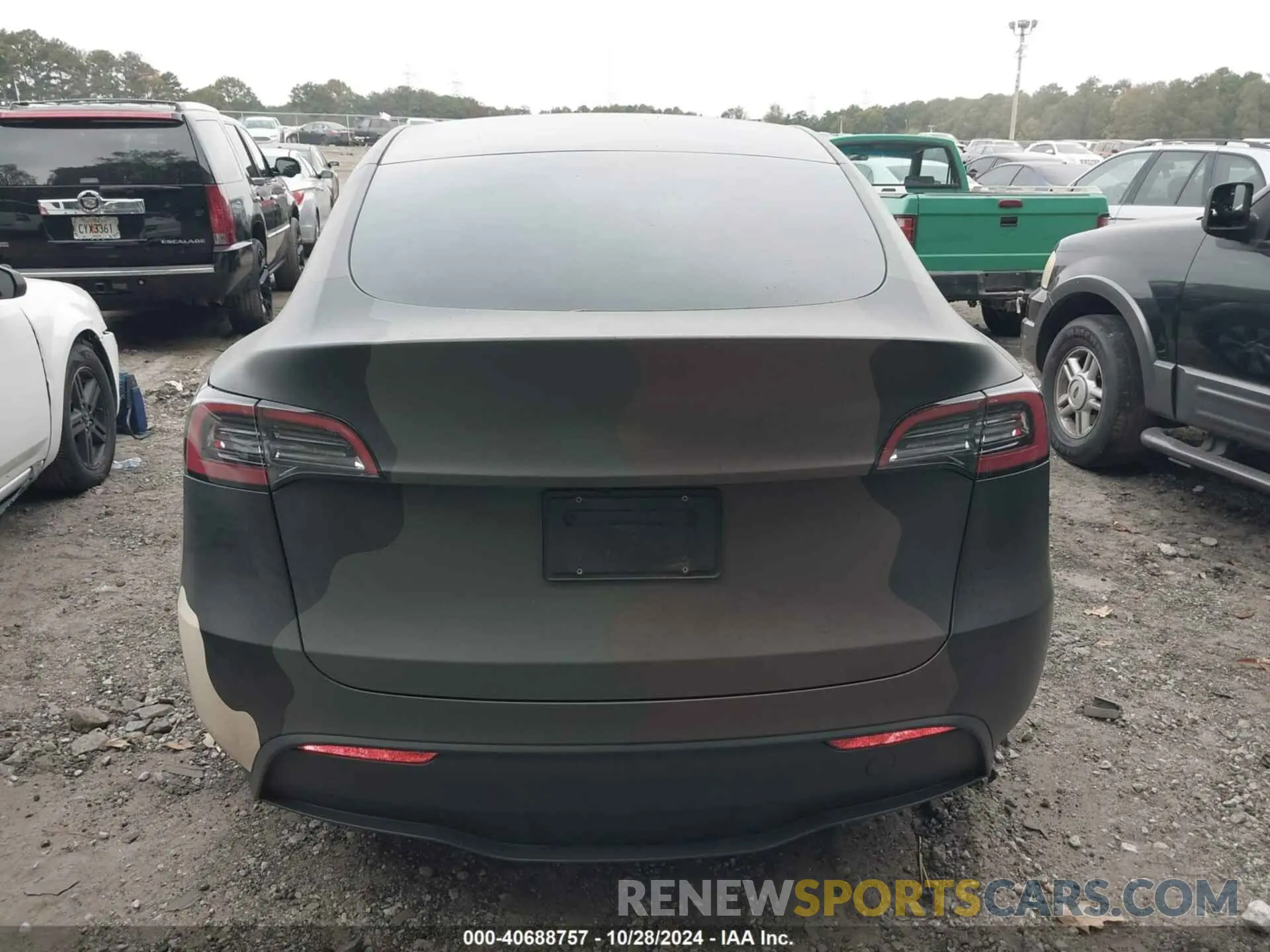 16 Photograph of a damaged car 7SAYGDEE4PA178726 TESLA MODEL Y 2023