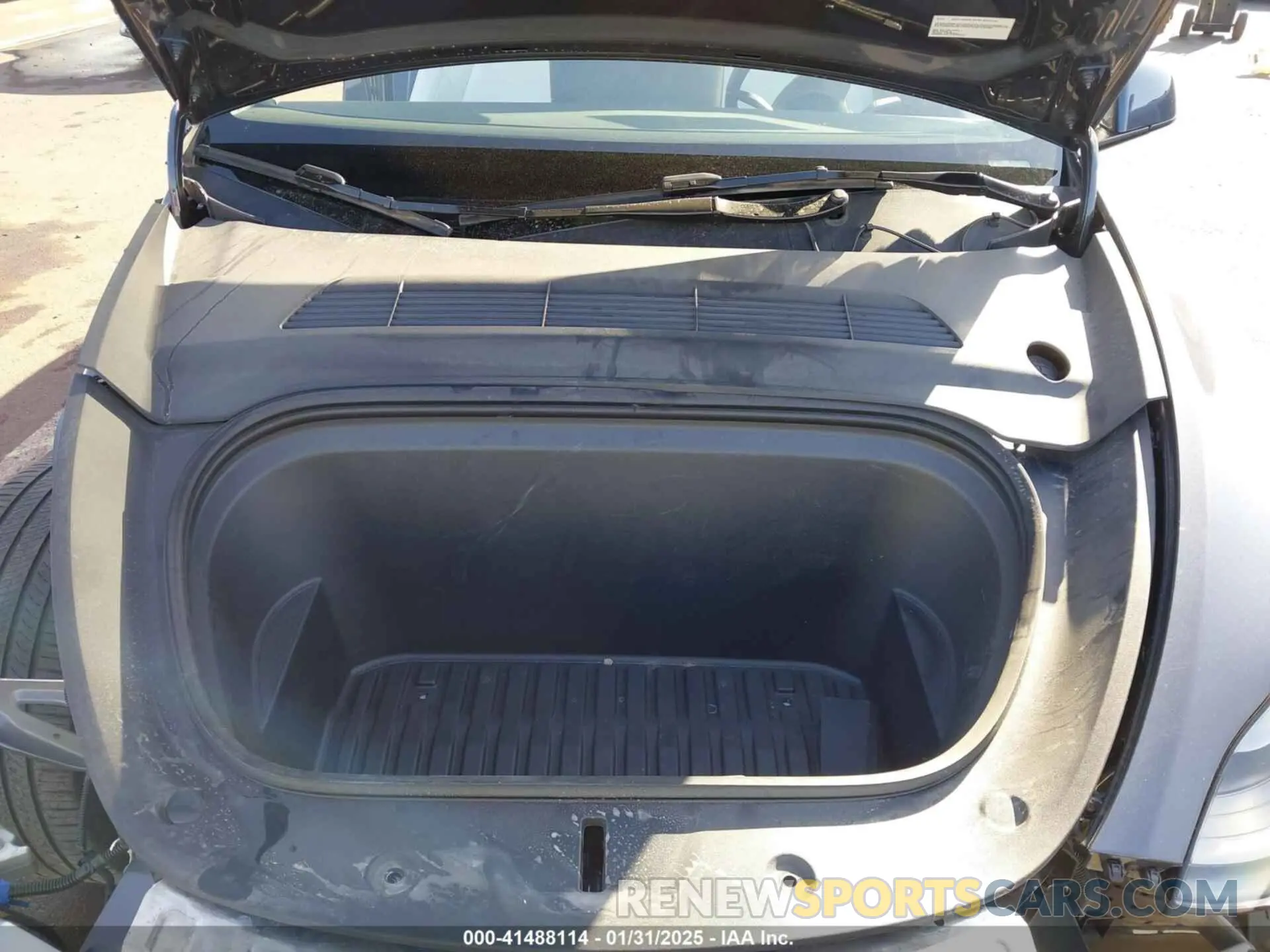 10 Photograph of a damaged car 7SAYGDEE4PA181013 TESLA MODEL Y 2023