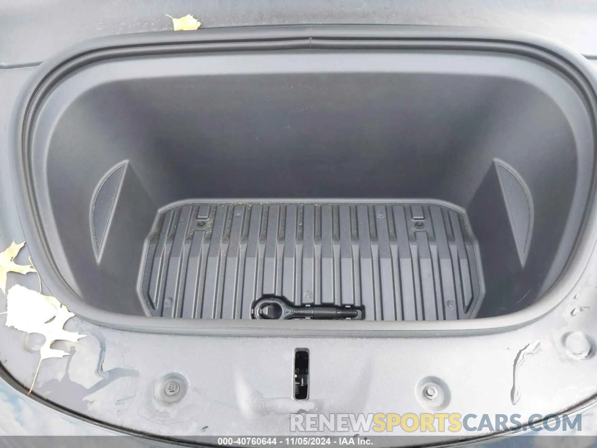 10 Photograph of a damaged car 7SAYGDEE4PA185160 TESLA MODEL Y 2023