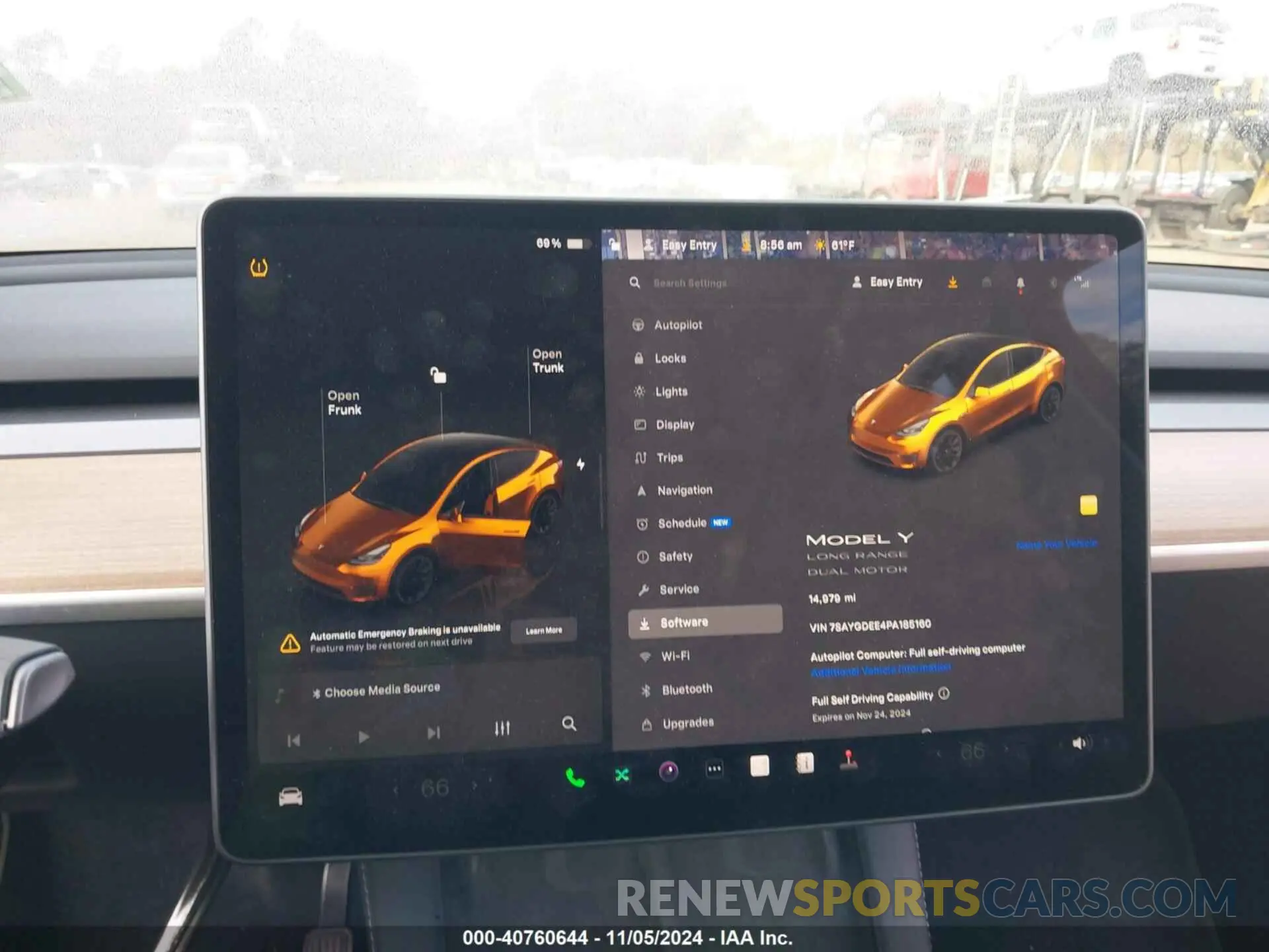 18 Photograph of a damaged car 7SAYGDEE4PA185160 TESLA MODEL Y 2023