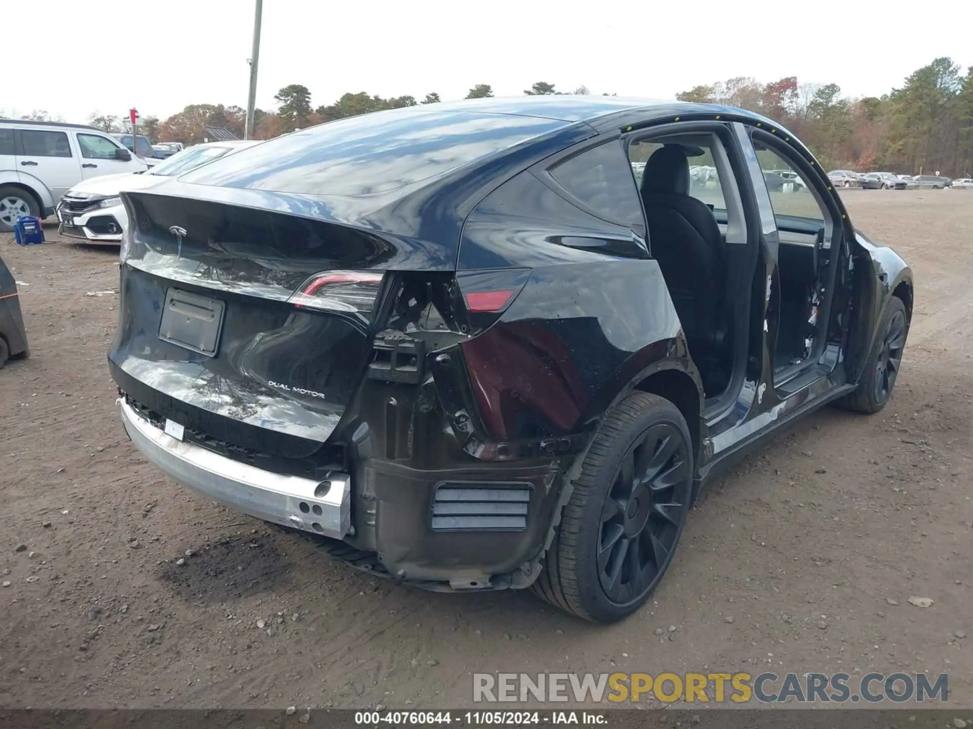 4 Photograph of a damaged car 7SAYGDEE4PA185160 TESLA MODEL Y 2023