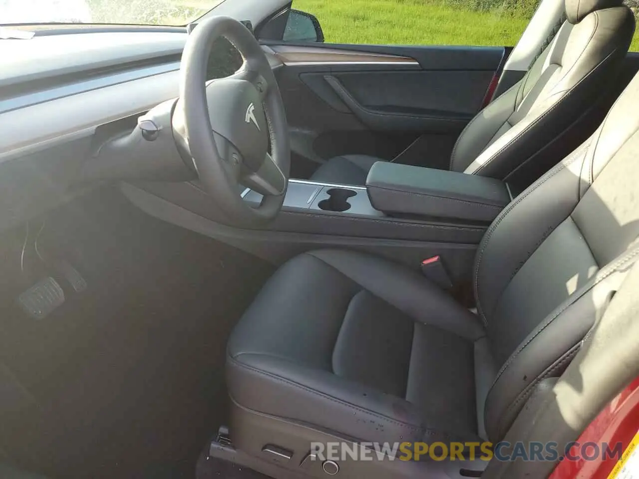 7 Photograph of a damaged car 7SAYGDEE4PF606555 TESLA MODEL Y 2023