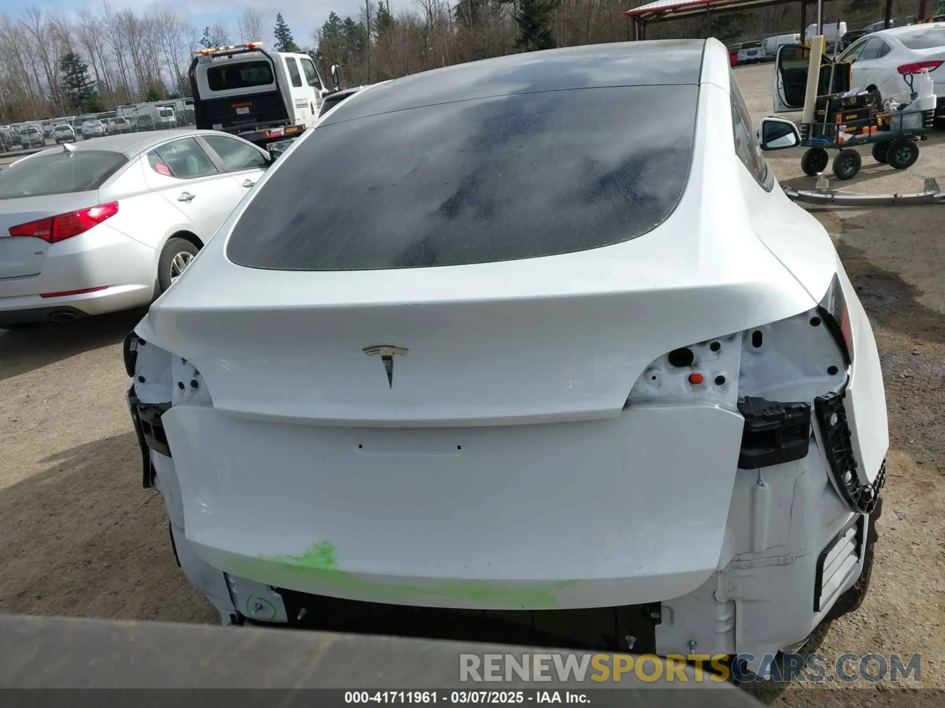 17 Фотография поврежденного автомобиля 7SAYGDEE4PF606636 TESLA MODEL Y 2023