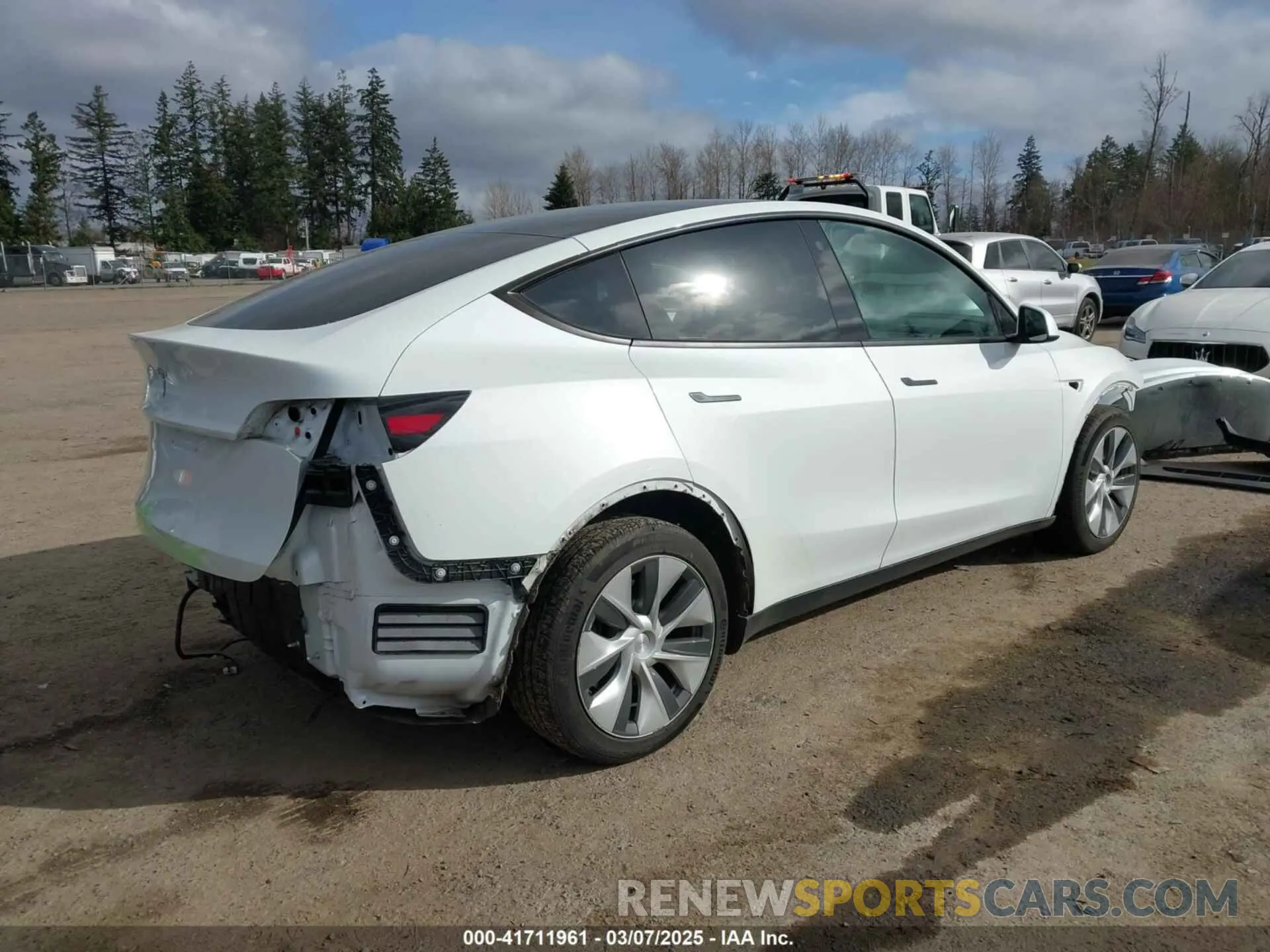 4 Фотография поврежденного автомобиля 7SAYGDEE4PF606636 TESLA MODEL Y 2023
