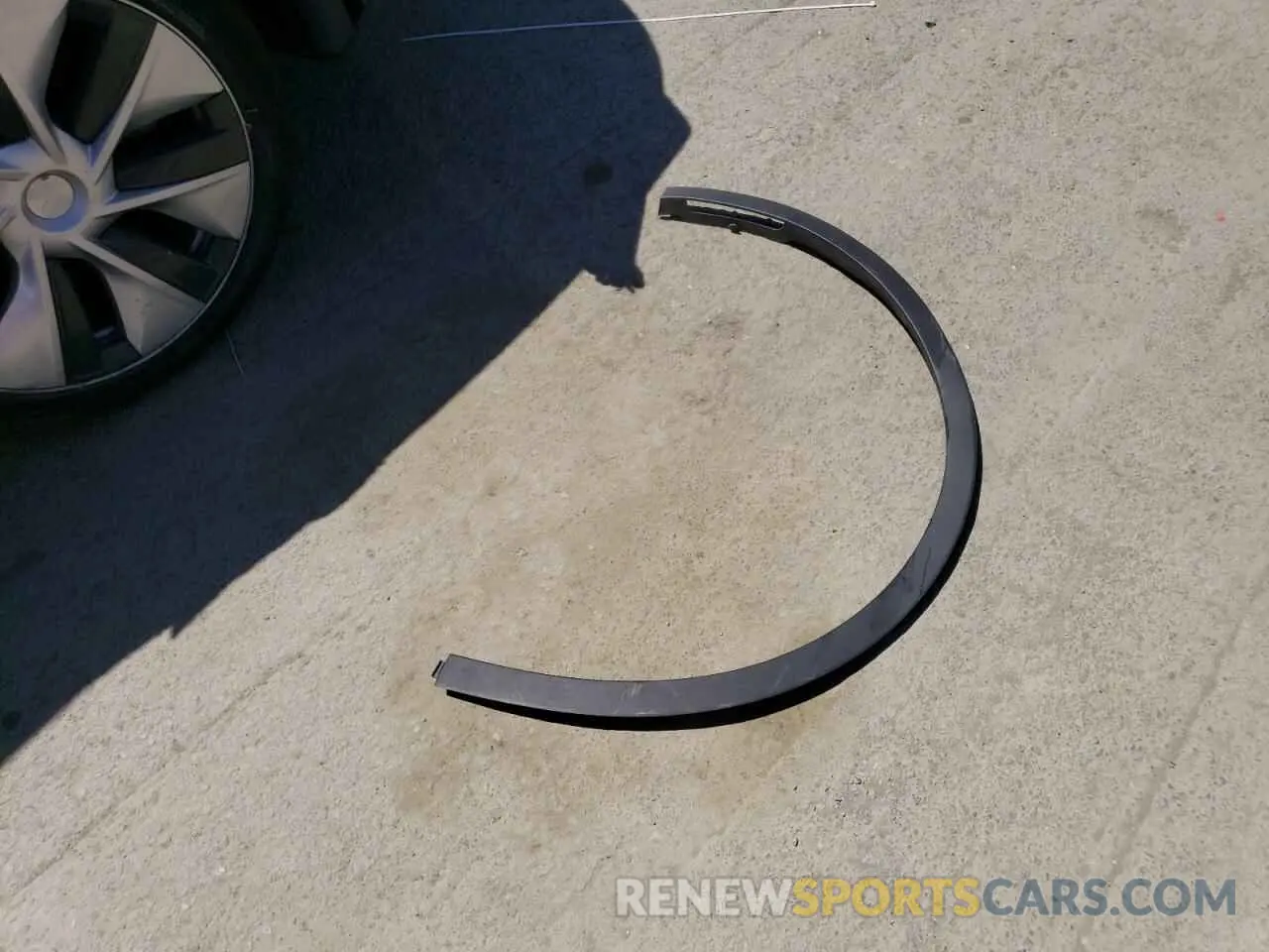 13 Photograph of a damaged car 7SAYGDEE4PF624599 TESLA MODEL Y 2023