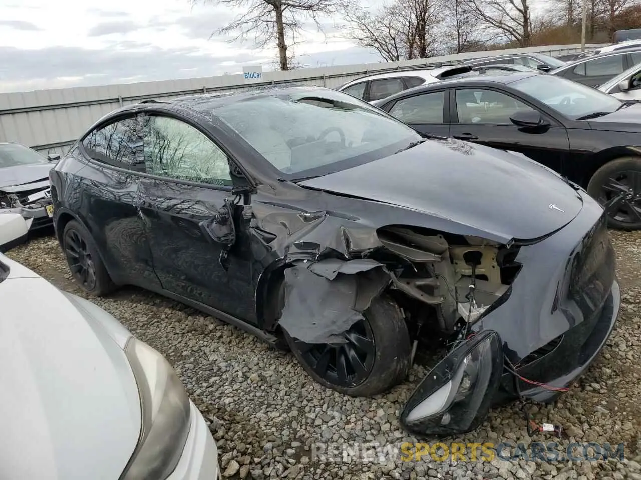 4 Photograph of a damaged car 7SAYGDEE4PF637868 TESLA MODEL Y 2023