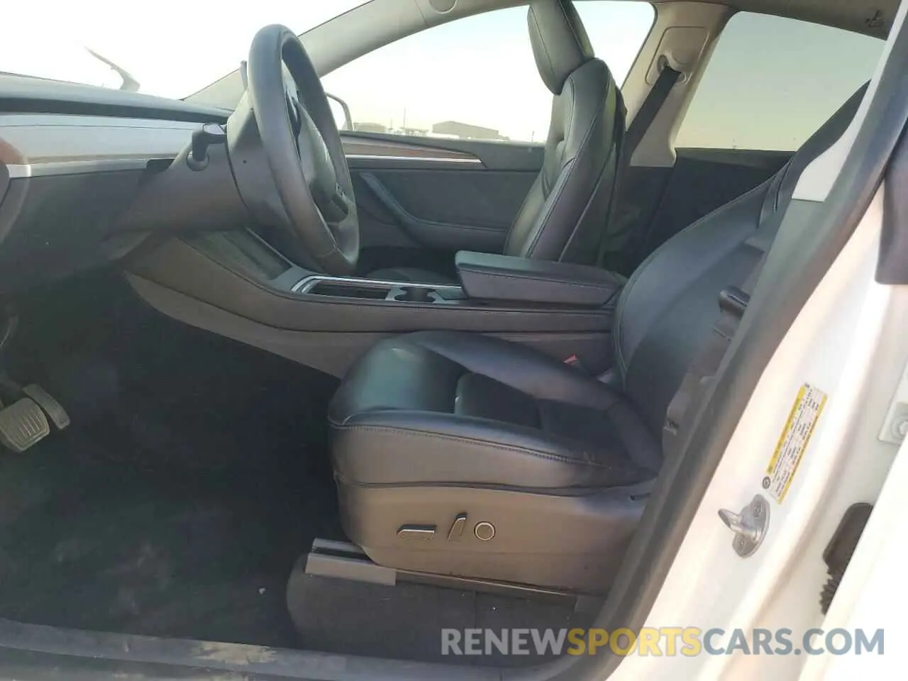 7 Photograph of a damaged car 7SAYGDEE4PF663581 TESLA MODEL Y 2023