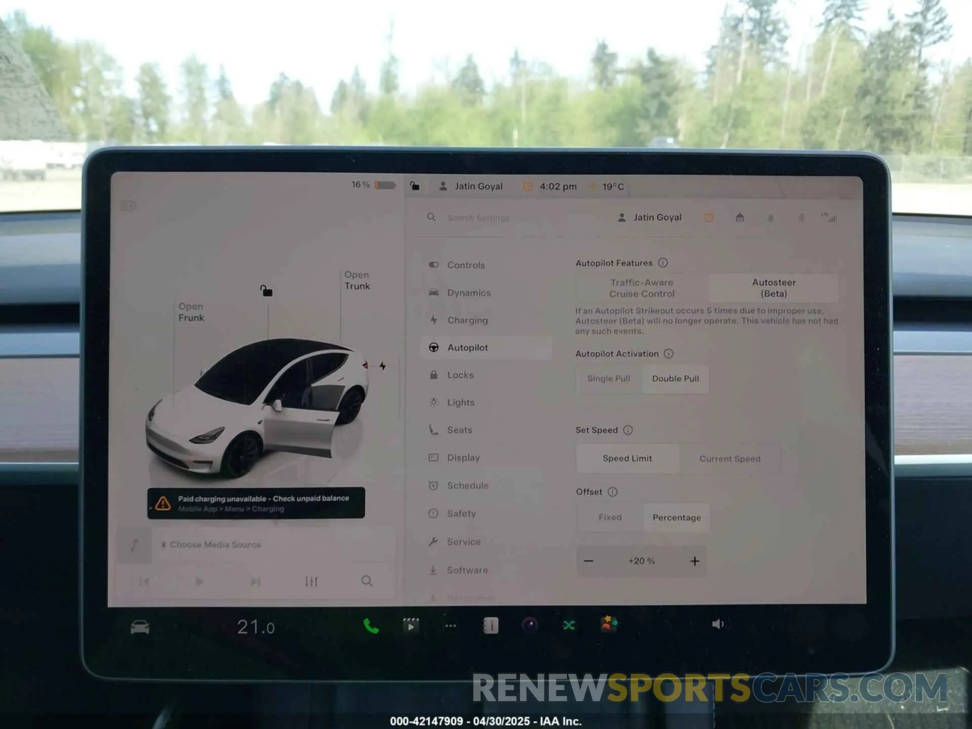 19 Photograph of a damaged car 7SAYGDEE4PF676167 TESLA MODEL Y 2023