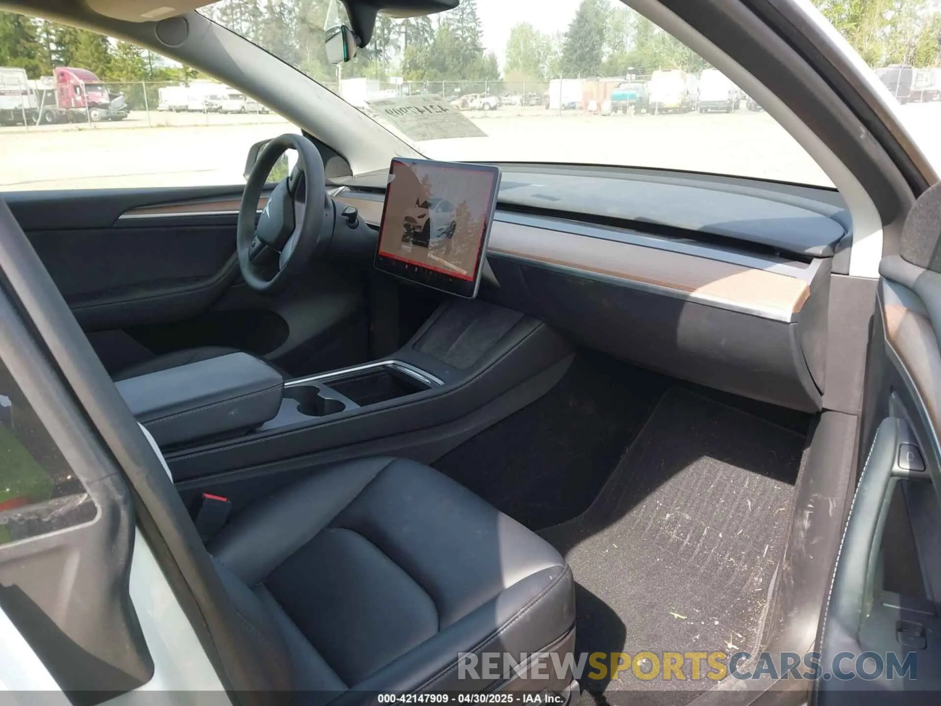 5 Photograph of a damaged car 7SAYGDEE4PF676167 TESLA MODEL Y 2023