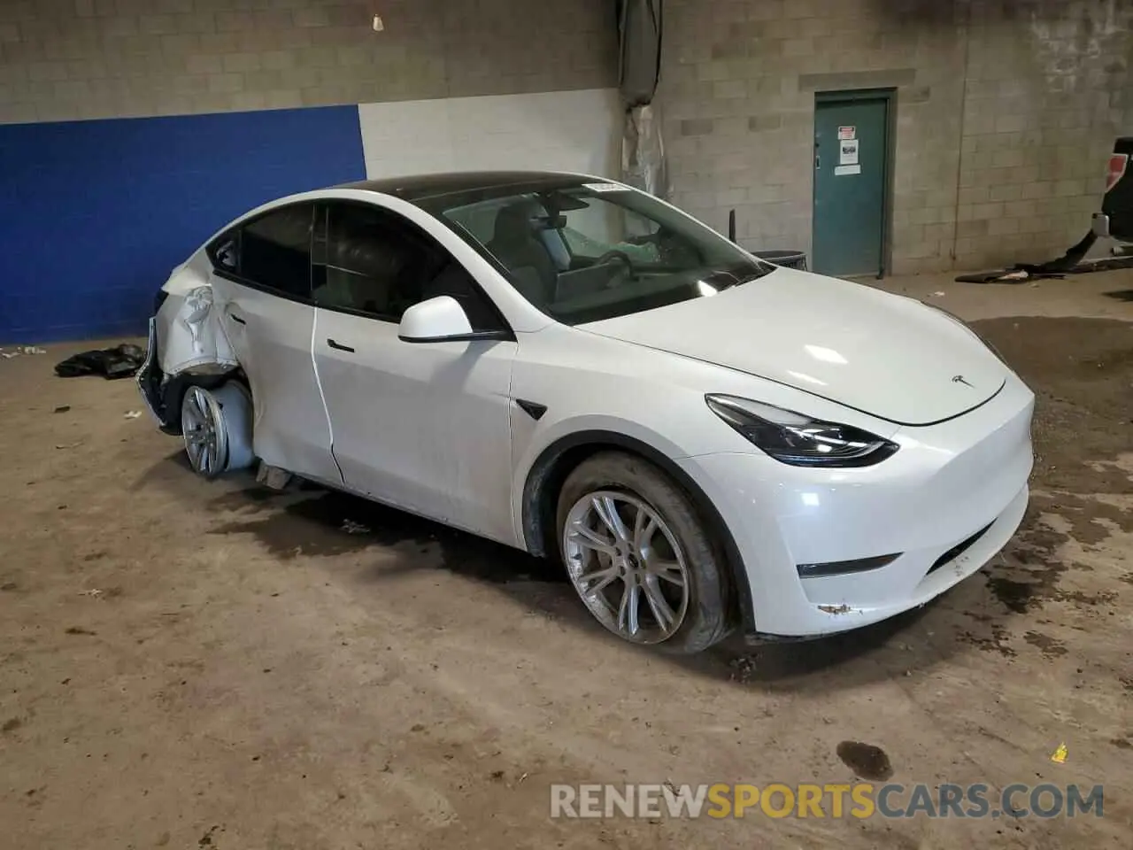4 Photograph of a damaged car 7SAYGDEE4PF755595 TESLA MODEL Y 2023