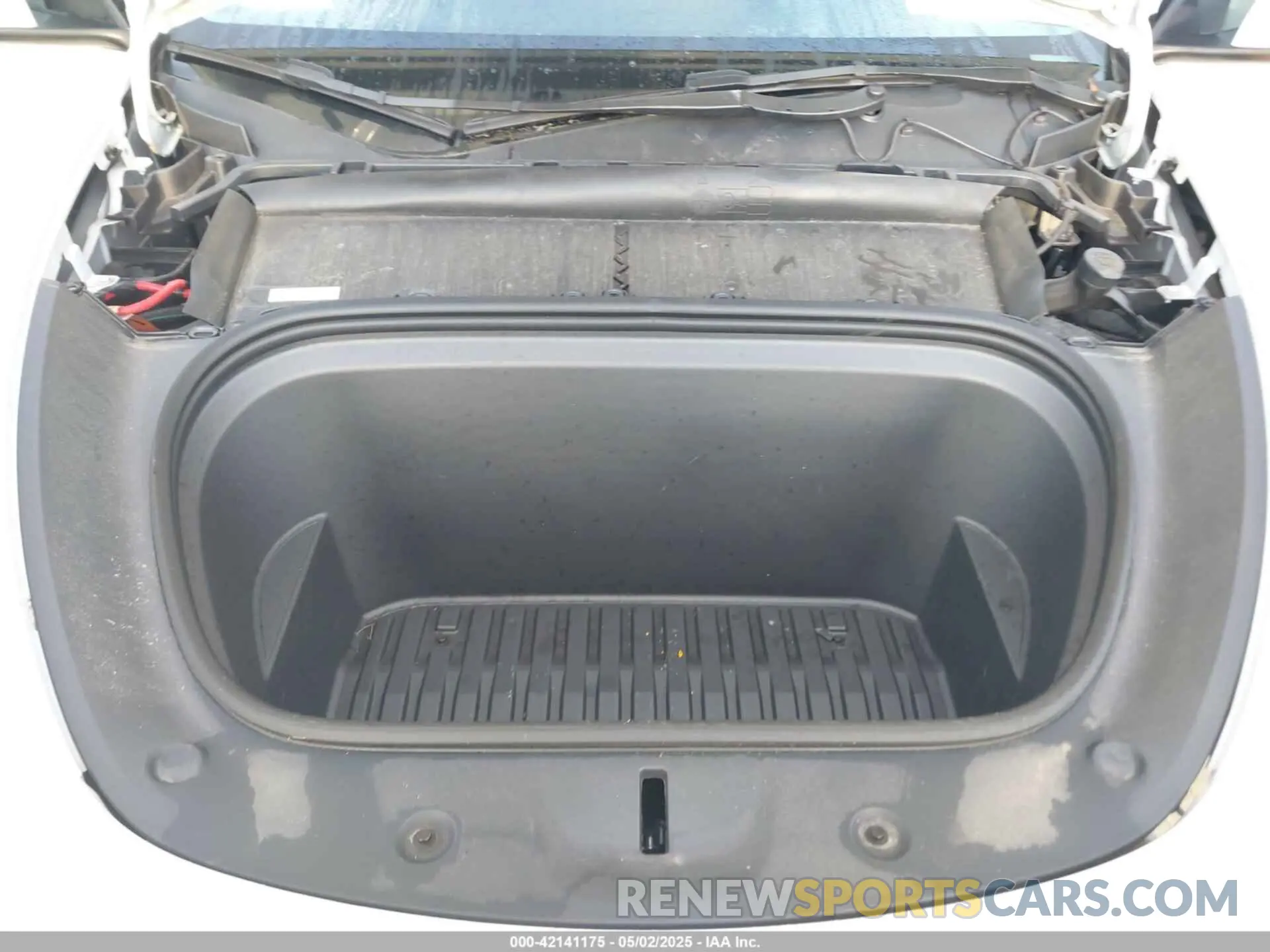 10 Photograph of a damaged car 7SAYGDEE4PF770307 TESLA MODEL Y 2023