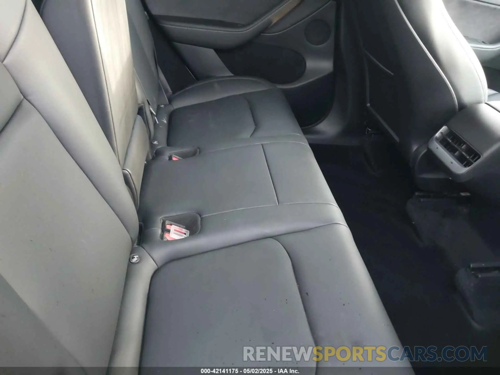 8 Photograph of a damaged car 7SAYGDEE4PF770307 TESLA MODEL Y 2023
