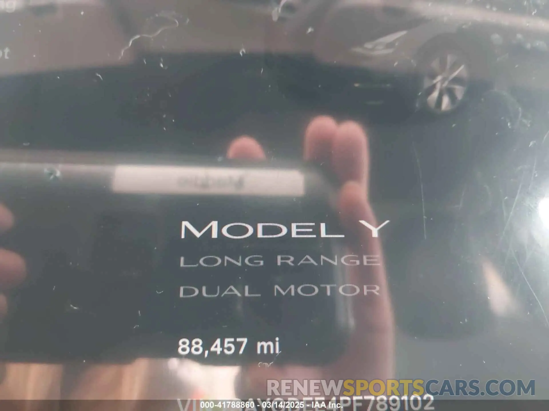 15 Photograph of a damaged car 7SAYGDEE4PF789102 TESLA MODEL Y 2023