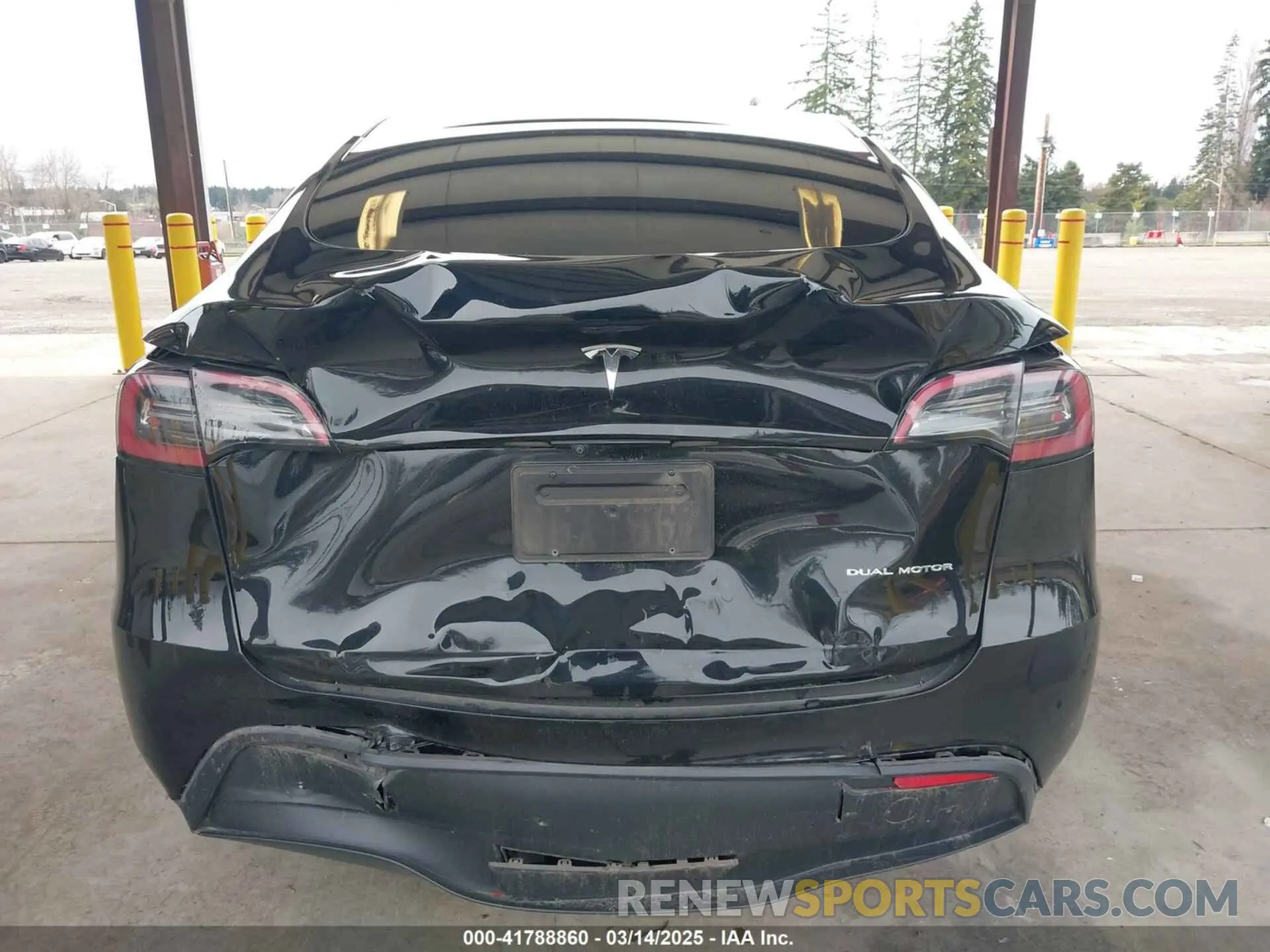16 Photograph of a damaged car 7SAYGDEE4PF789102 TESLA MODEL Y 2023