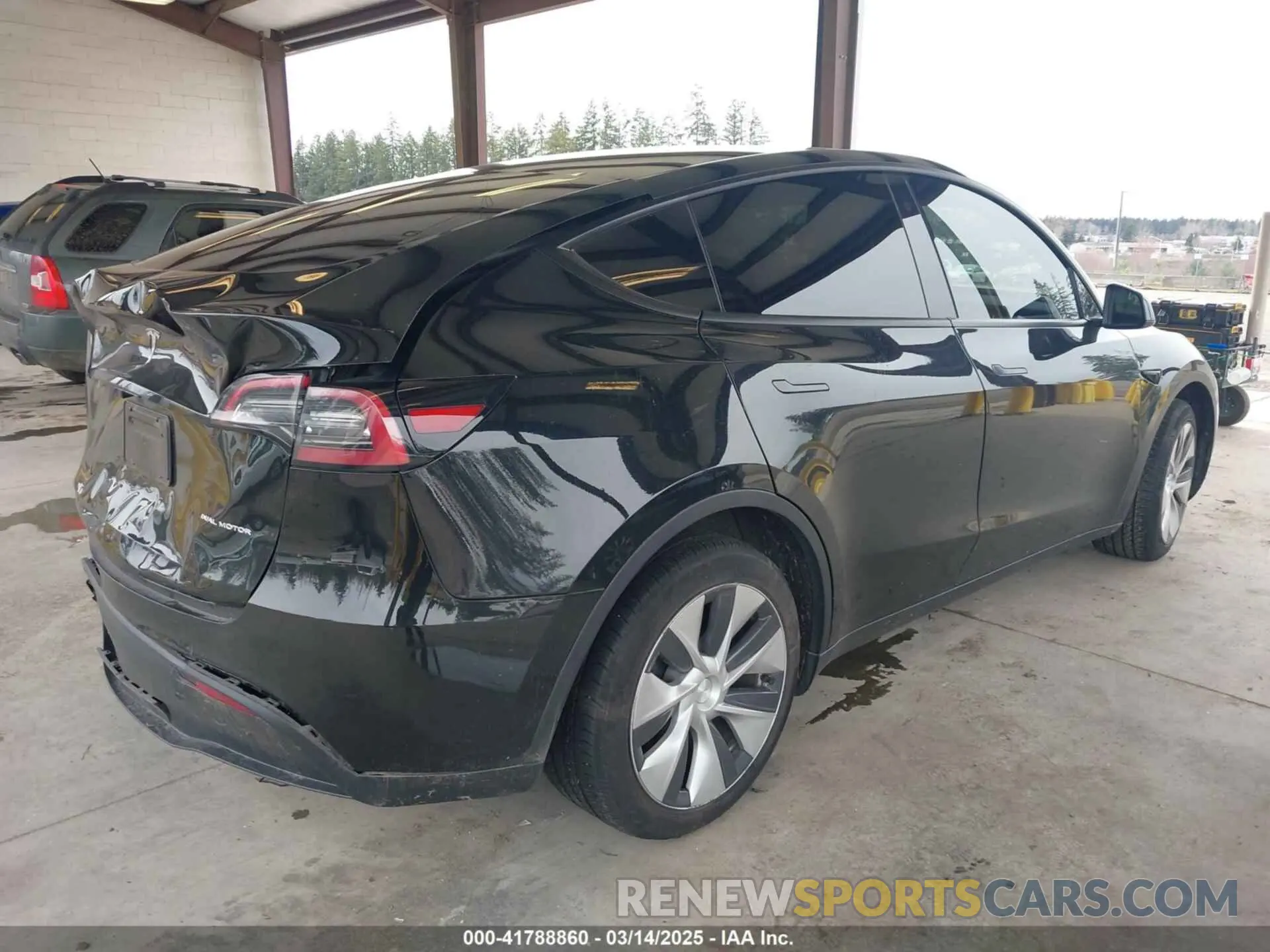 4 Photograph of a damaged car 7SAYGDEE4PF789102 TESLA MODEL Y 2023