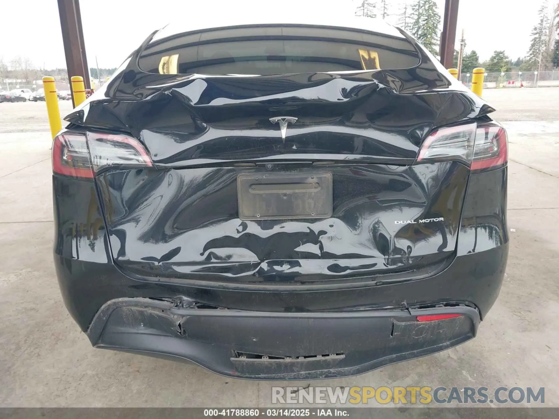 6 Photograph of a damaged car 7SAYGDEE4PF789102 TESLA MODEL Y 2023