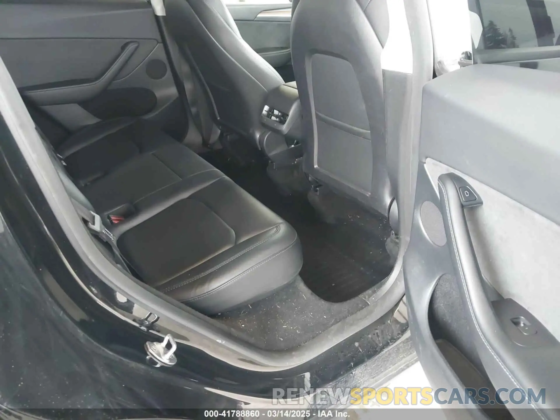8 Photograph of a damaged car 7SAYGDEE4PF789102 TESLA MODEL Y 2023