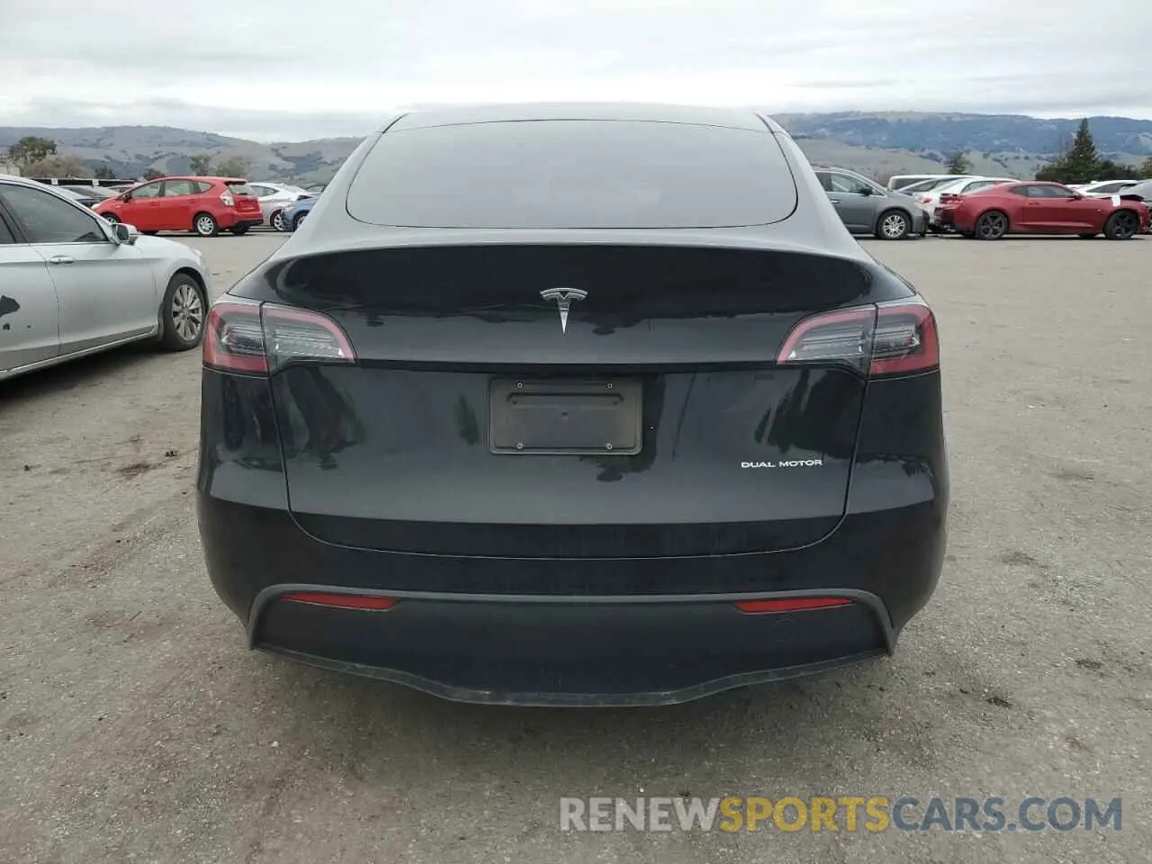 6 Photograph of a damaged car 7SAYGDEE4PF825709 TESLA MODEL Y 2023