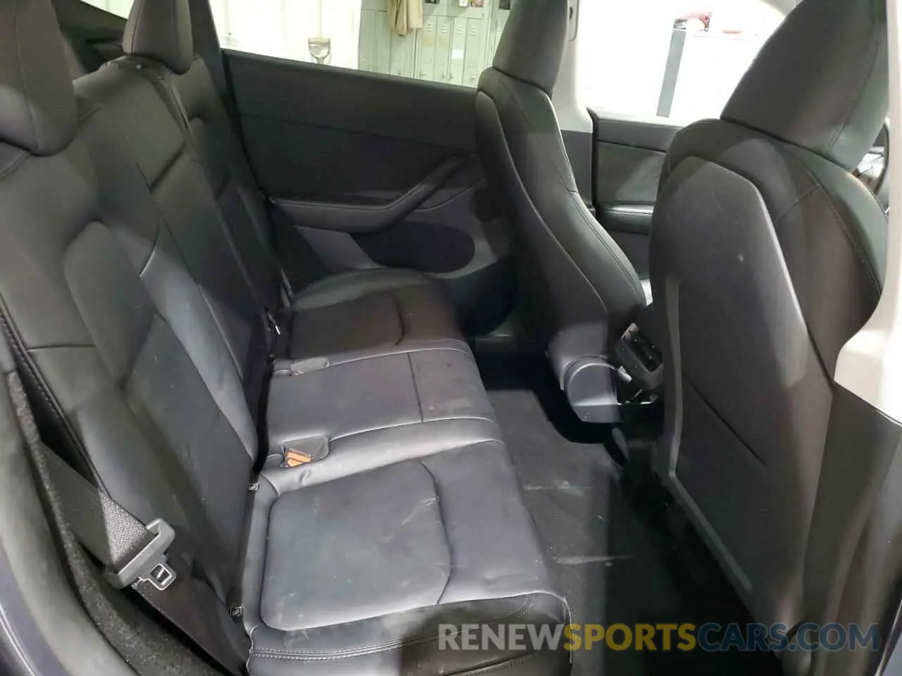 10 Photograph of a damaged car 7SAYGDEE4PF846592 TESLA MODEL Y 2023