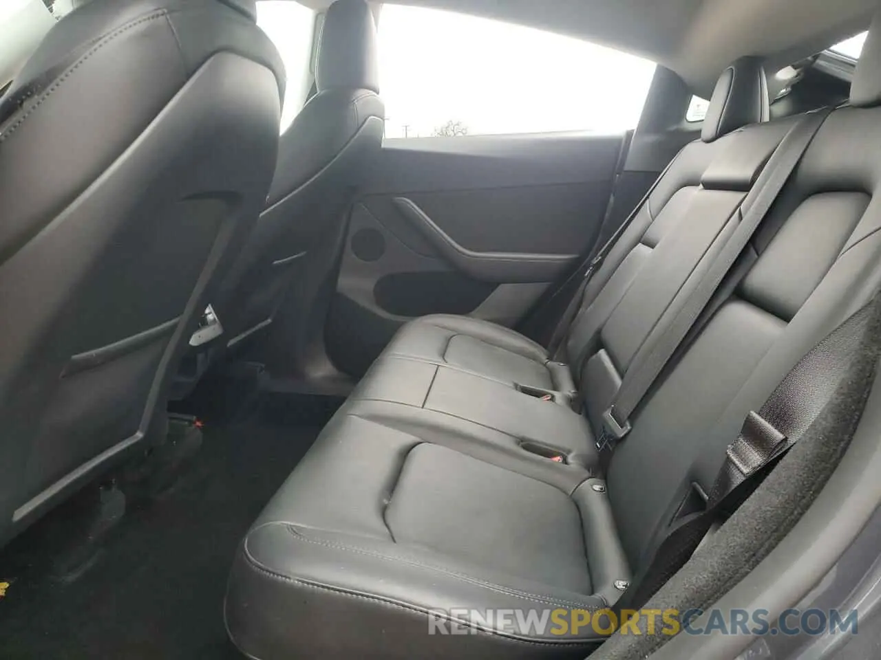 10 Photograph of a damaged car 7SAYGDEE4PF879446 TESLA MODEL Y 2023