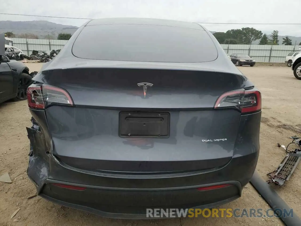 6 Photograph of a damaged car 7SAYGDEE4PF879446 TESLA MODEL Y 2023