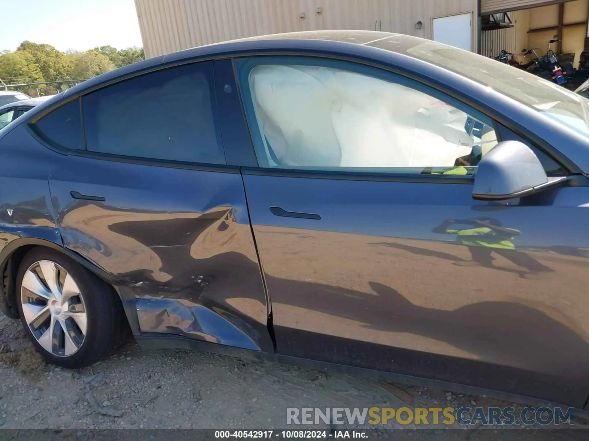 13 Photograph of a damaged car 7SAYGDEE4PF880614 TESLA MODEL Y 2023